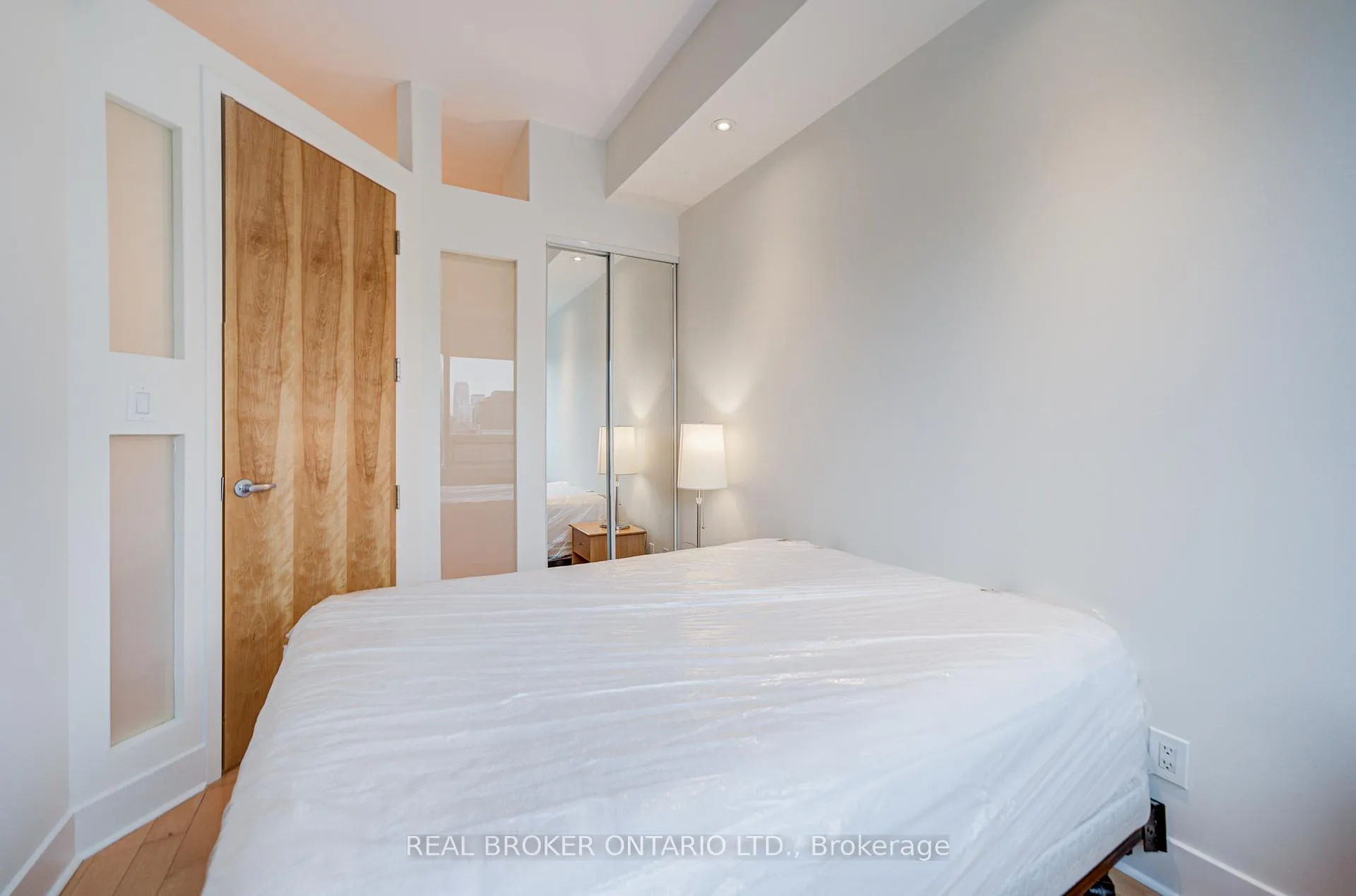Photo 20 of Unit 406, 562 Eglinton Avenue E, Toronto, Mount Pleasant East — HOMEH