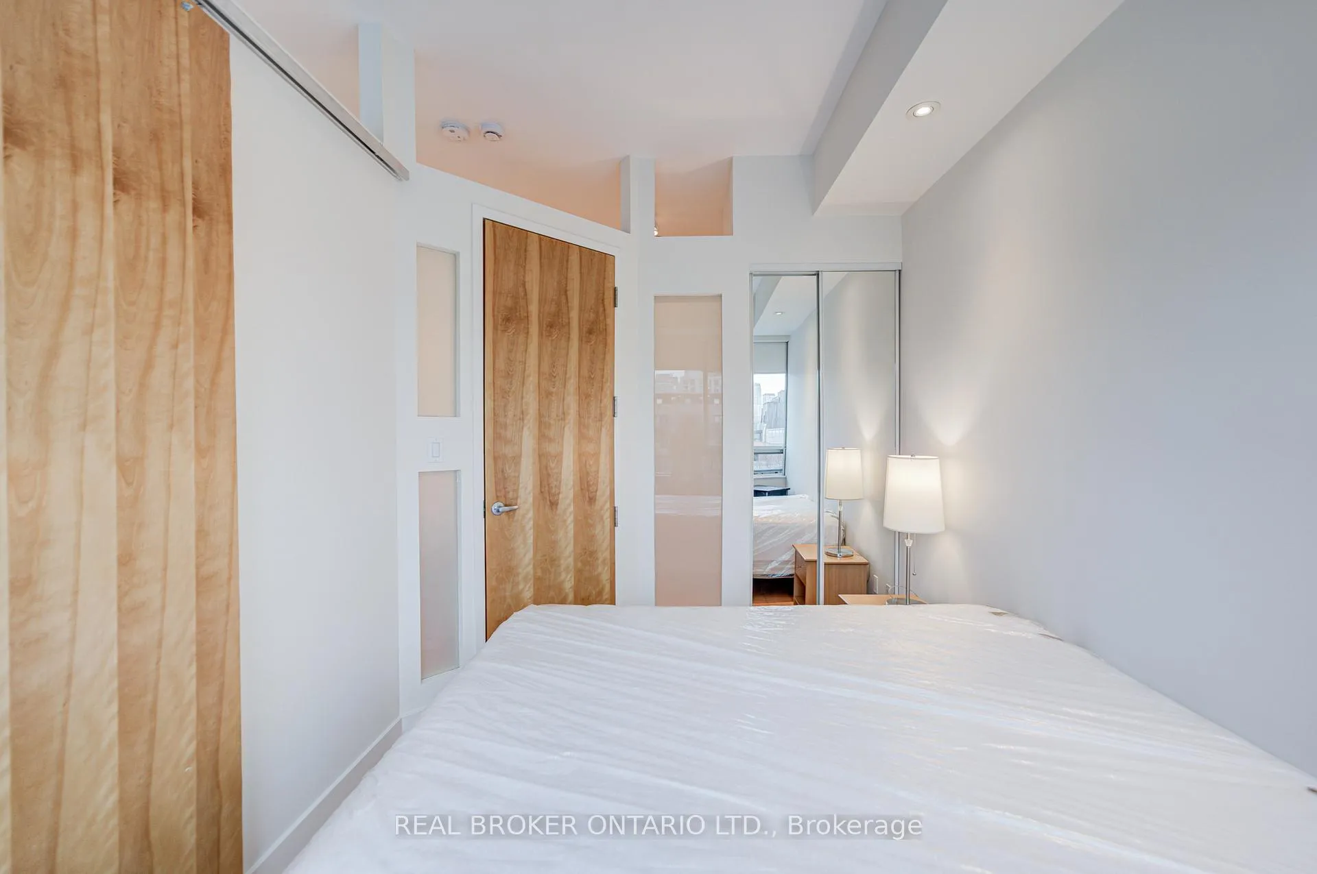 Photo 21 of Unit 406, 562 Eglinton Avenue E, Toronto, Mount Pleasant East — HOMEH