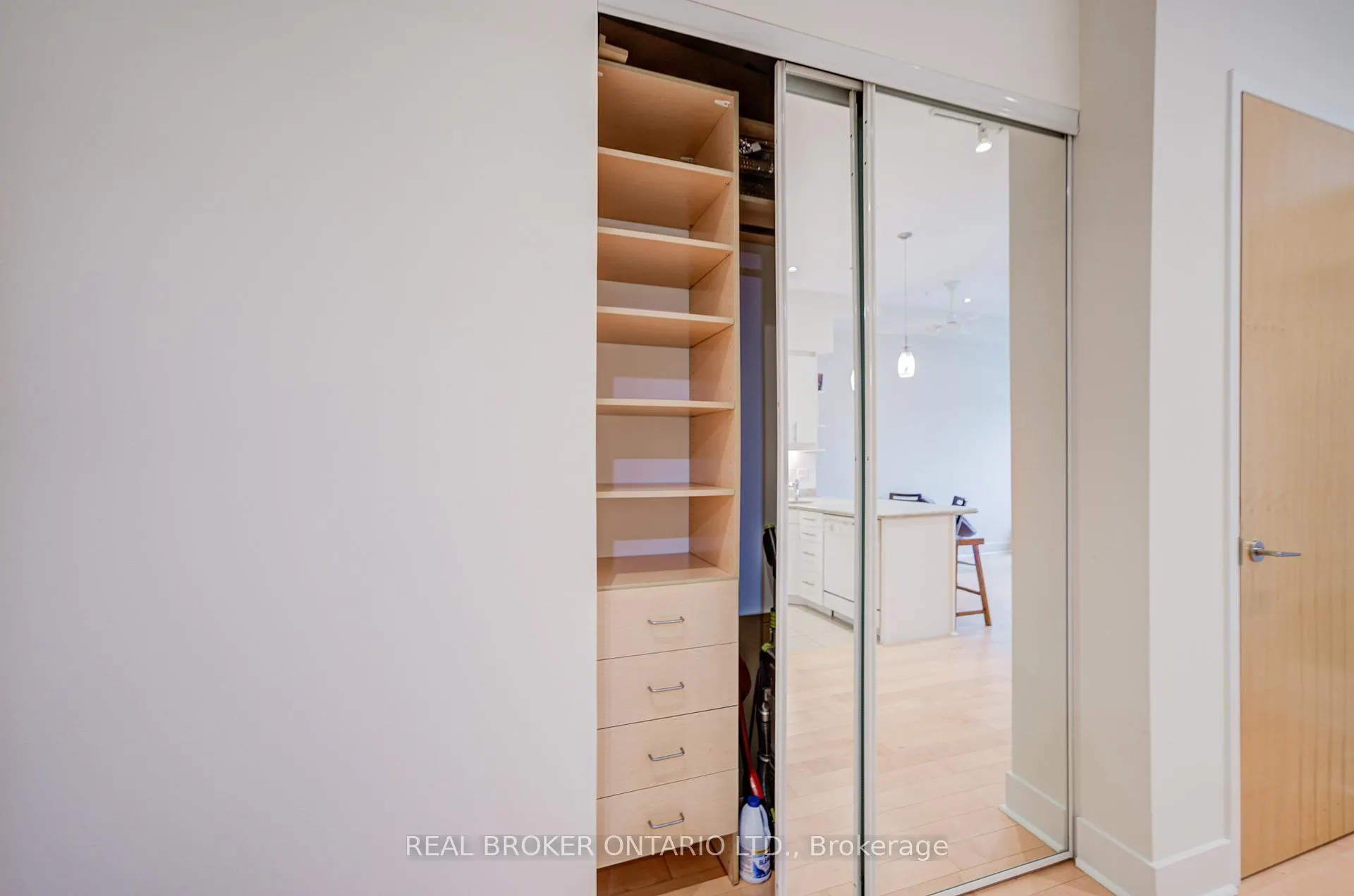 Photo 23 of Unit 406, 562 Eglinton Avenue E, Toronto, Mount Pleasant East — HOMEH