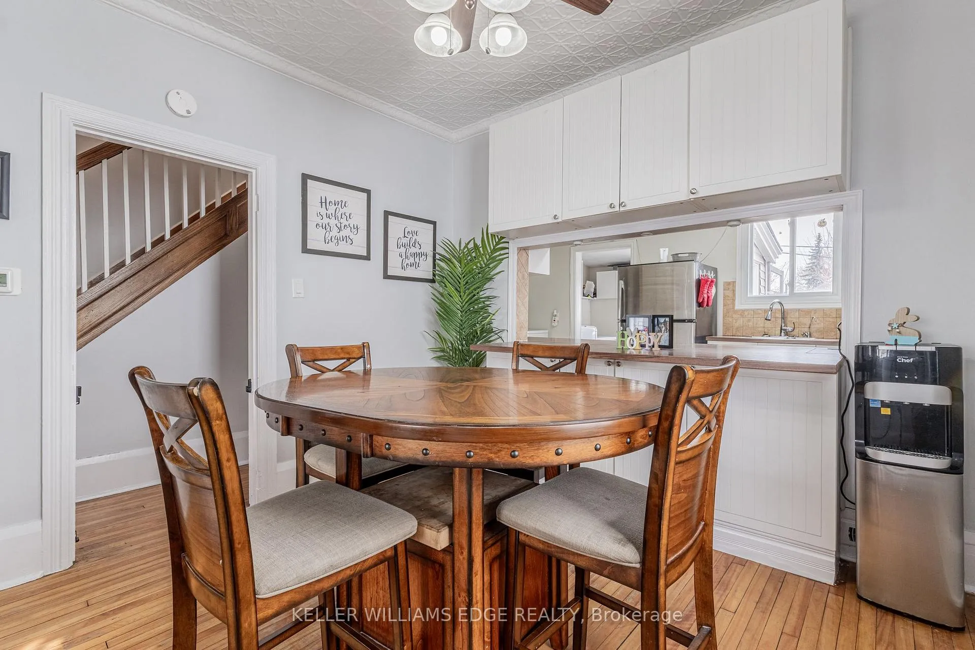Photo 4 of 20 Cambridge Avenue, Hamilton, Crown Point — HOMEH