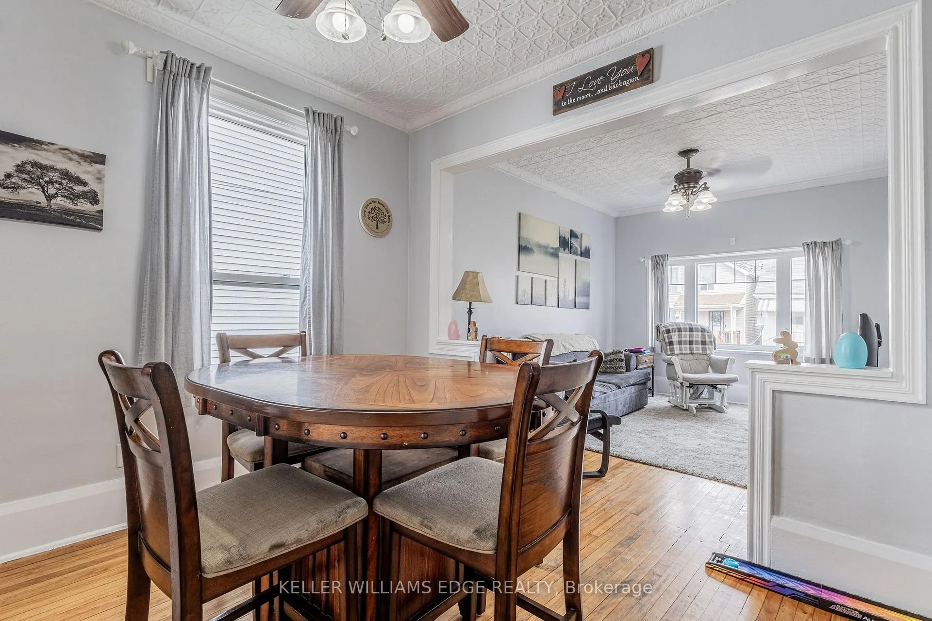 Photo 8 of 20 Cambridge Avenue, Hamilton, Crown Point — HOMEH
