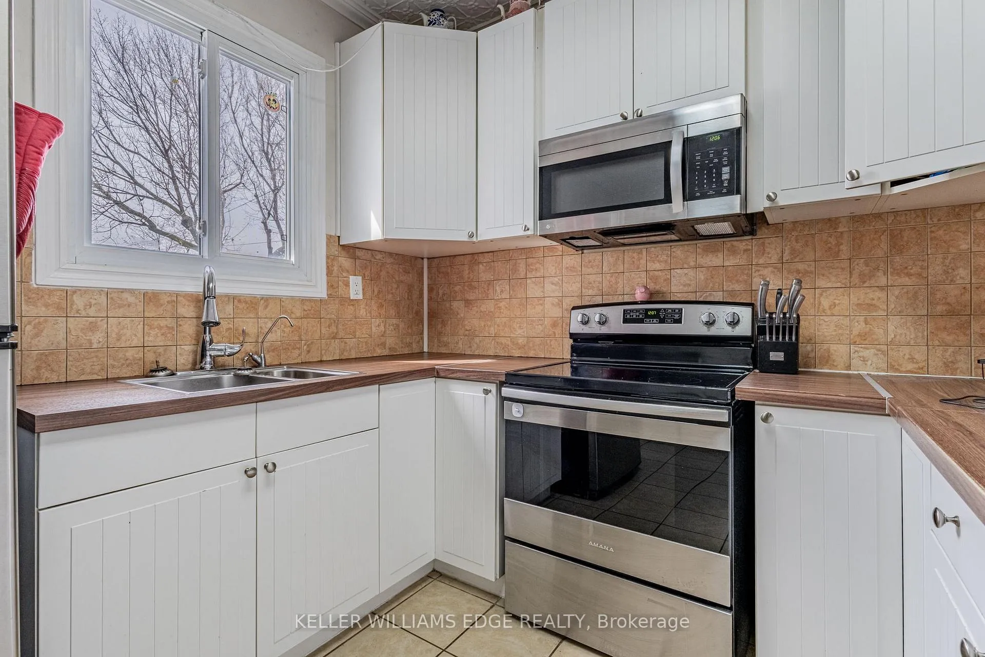 Photo 10 of 20 Cambridge Avenue, Hamilton, Crown Point — HOMEH