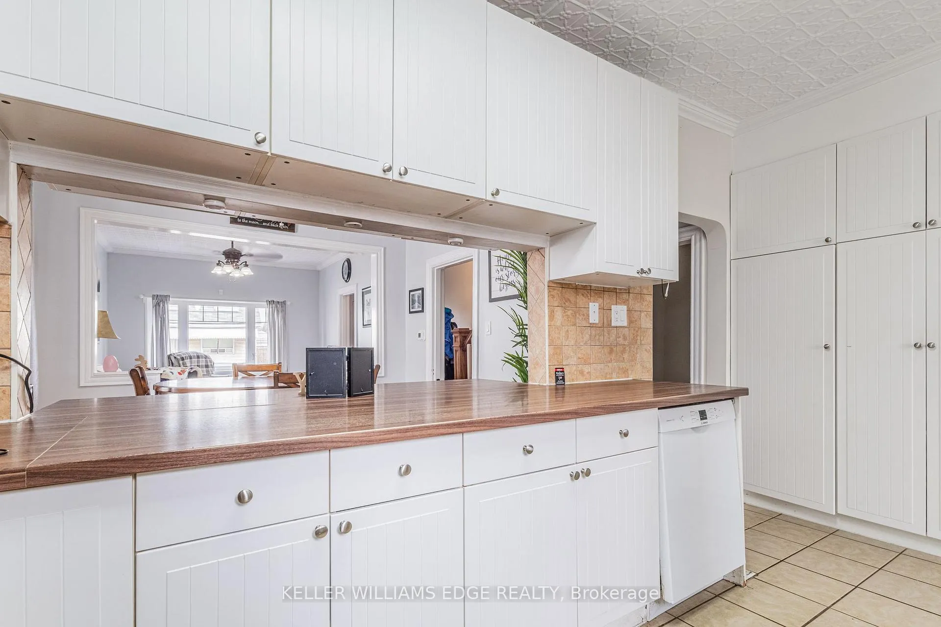 Photo 11 of 20 Cambridge Avenue, Hamilton, Crown Point — HOMEH