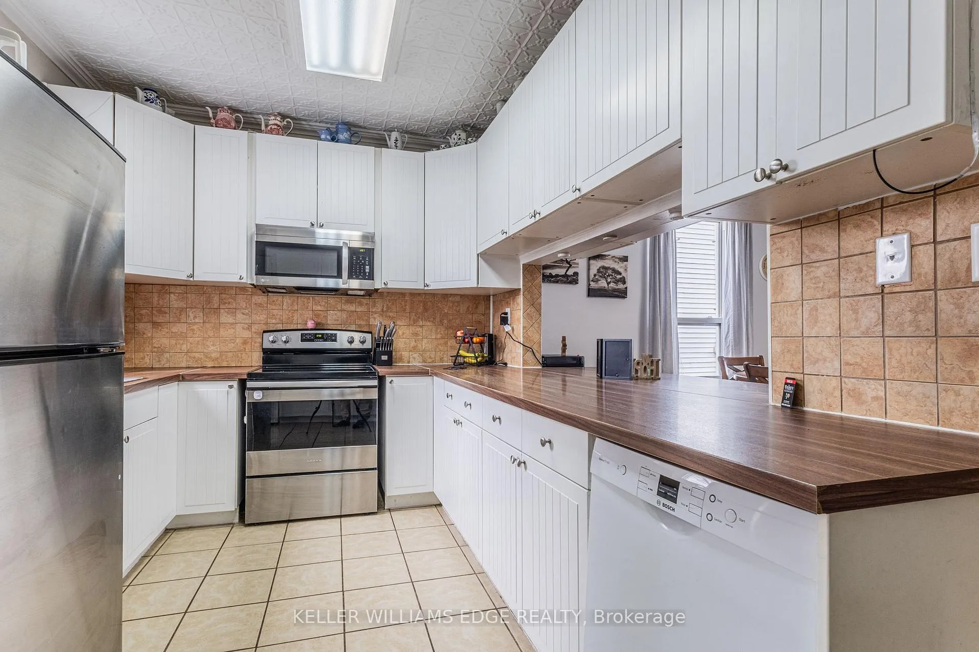 Photo 12 of 20 Cambridge Avenue, Hamilton, Crown Point — HOMEH