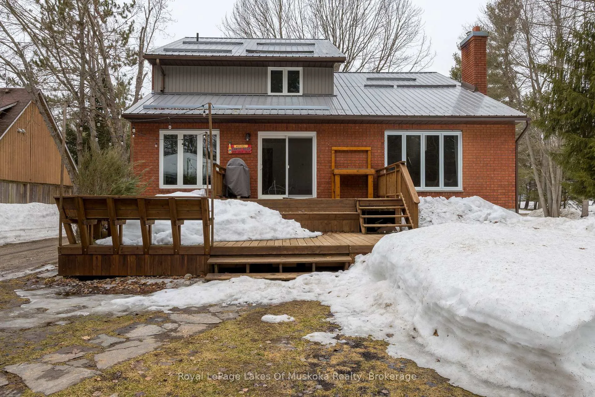 Photo 2 of 9 Daleman Drive, Bracebridge, Monck (Bracebridge) — HOMEH