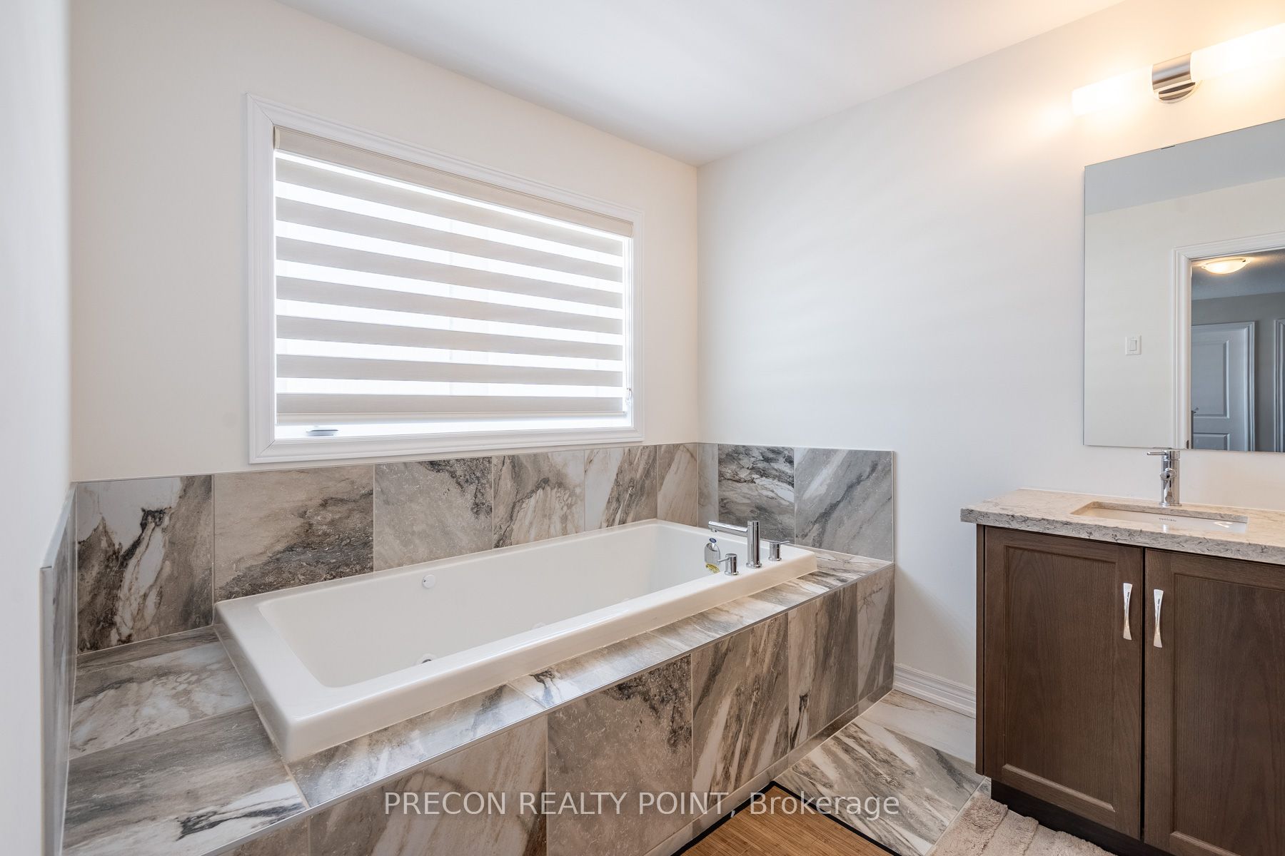 Photo 33 of 100 Starfire Crescent, Hamilton, Fruitland — HOMEH