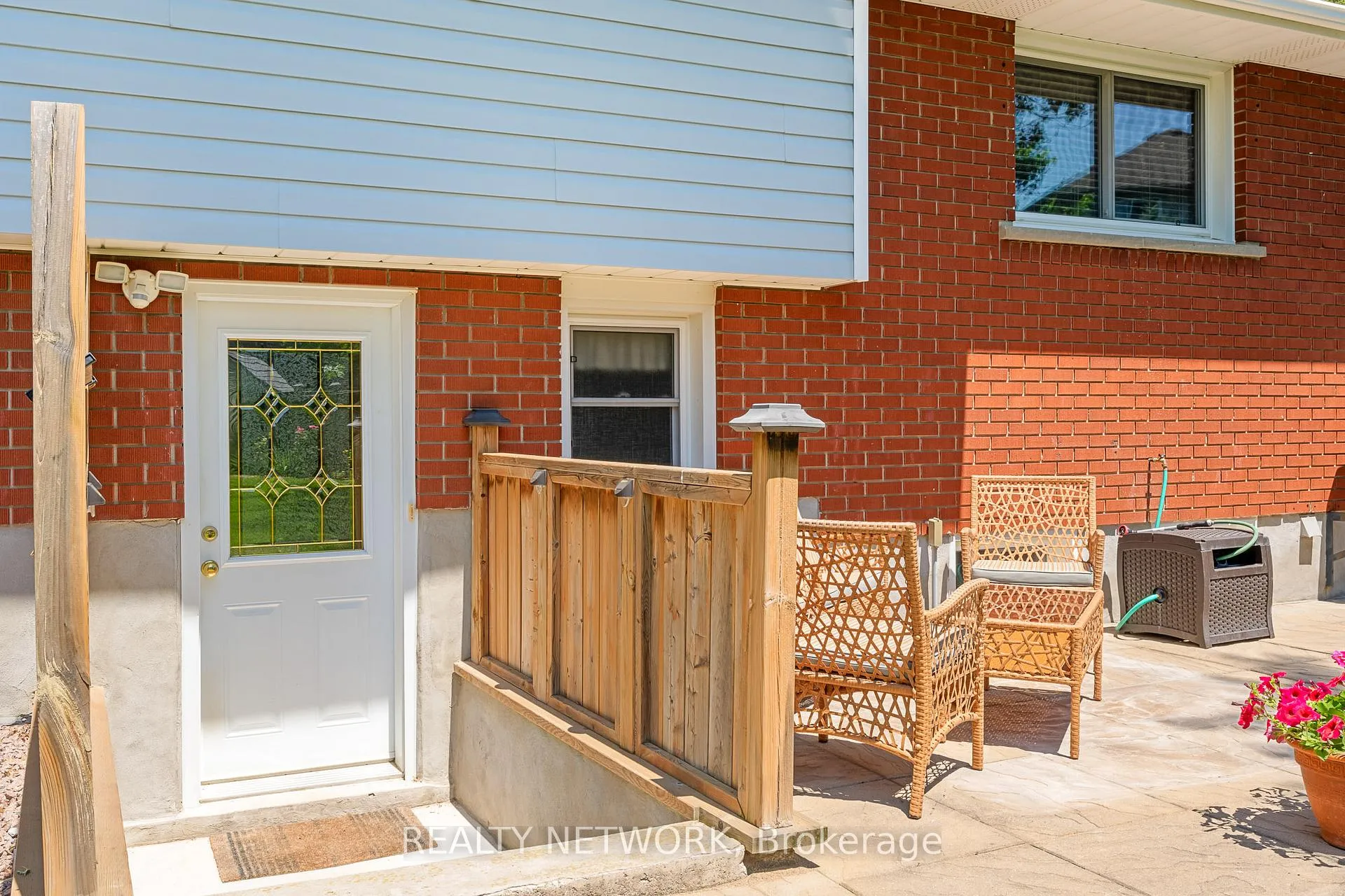 Photo 8 of 54 Valley Road, St. Catharines, Rykert/Vansickle — HOMEH