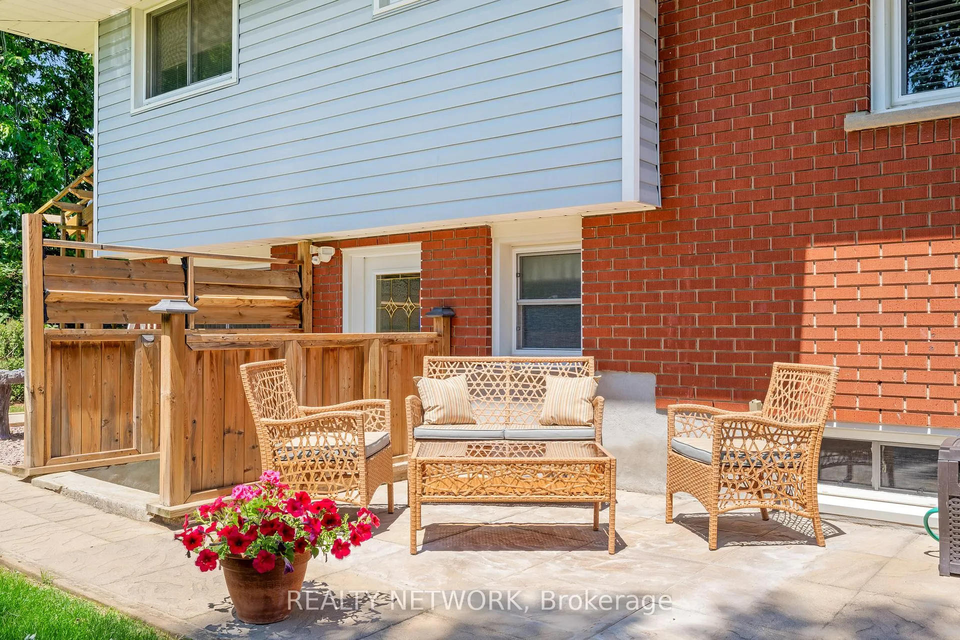 Photo 9 of 54 Valley Road, St. Catharines, Rykert/Vansickle — HOMEH