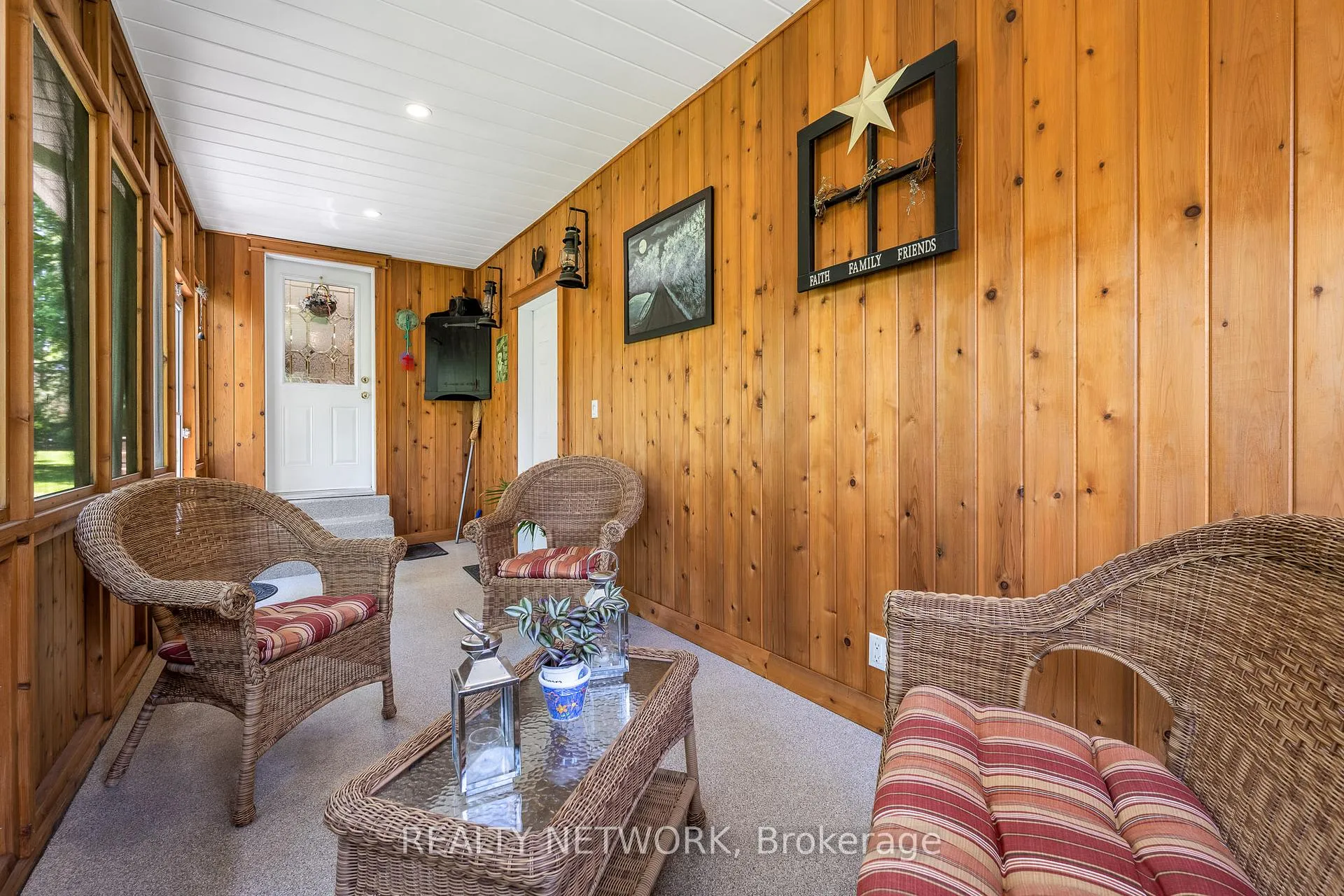 Photo 13 of 54 Valley Road, St. Catharines, Rykert/Vansickle — HOMEH