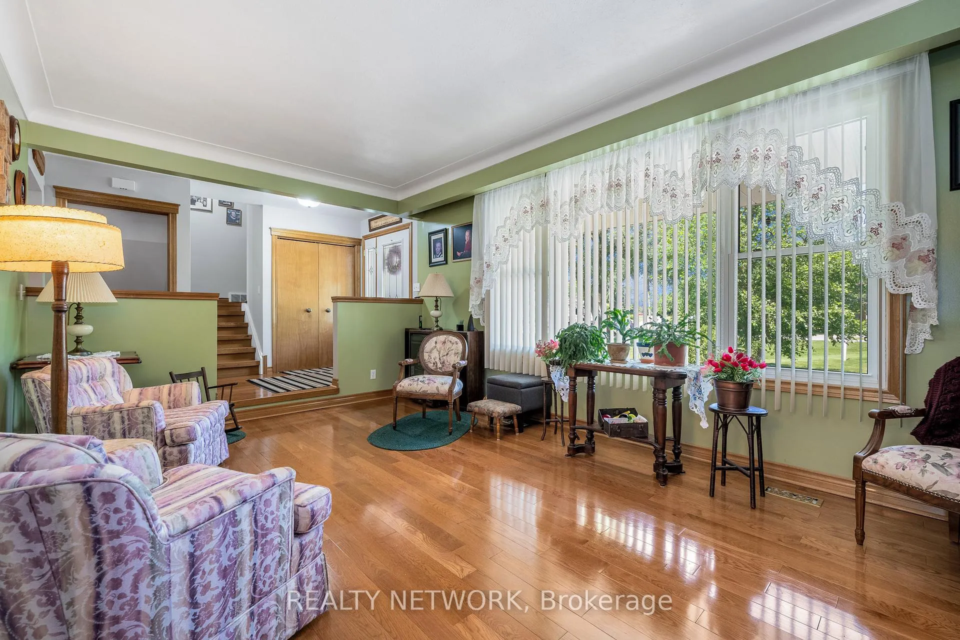 Photo 15 of 54 Valley Road, St. Catharines, Rykert/Vansickle — HOMEH