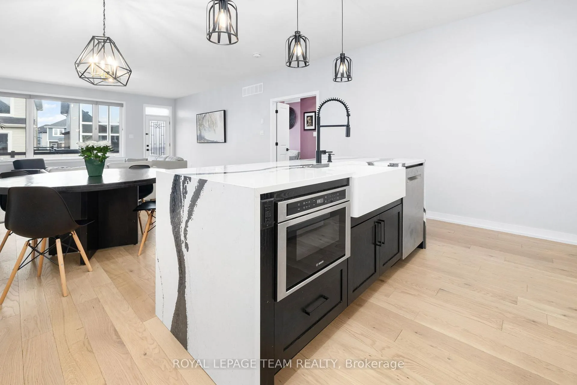 Photo 10 of 432 Gidran Circle, Ottawa, Kanata - Emerald Meadows/Trailwest — HOMEH