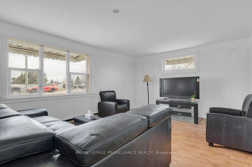 Photo 9 of 91 West Street W, Belleville, Belleville Ward — HOMEH