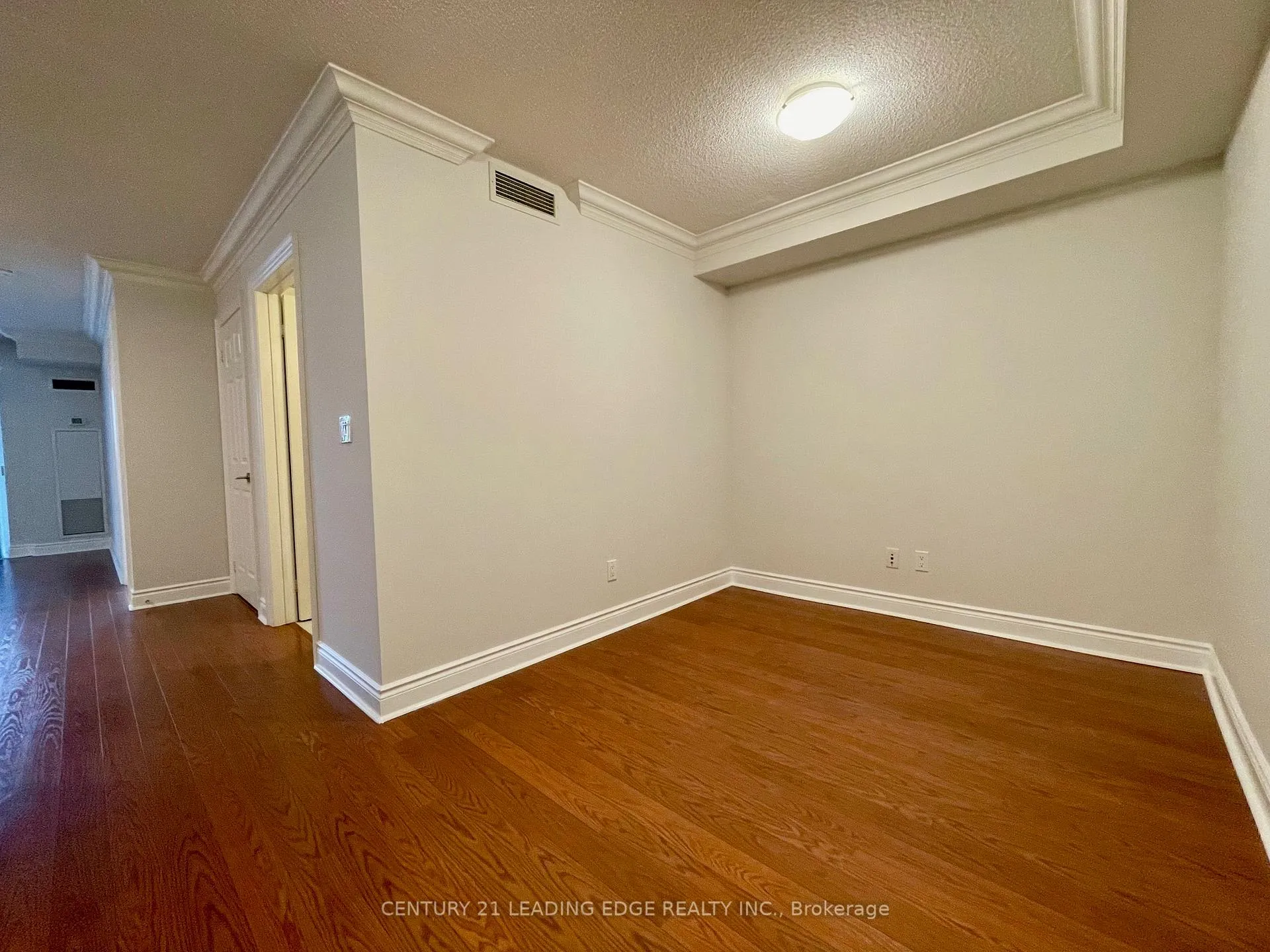 Photo 3 of Unit 576, 23 Cox Boulevard, Markham, Unionville — HOMEH