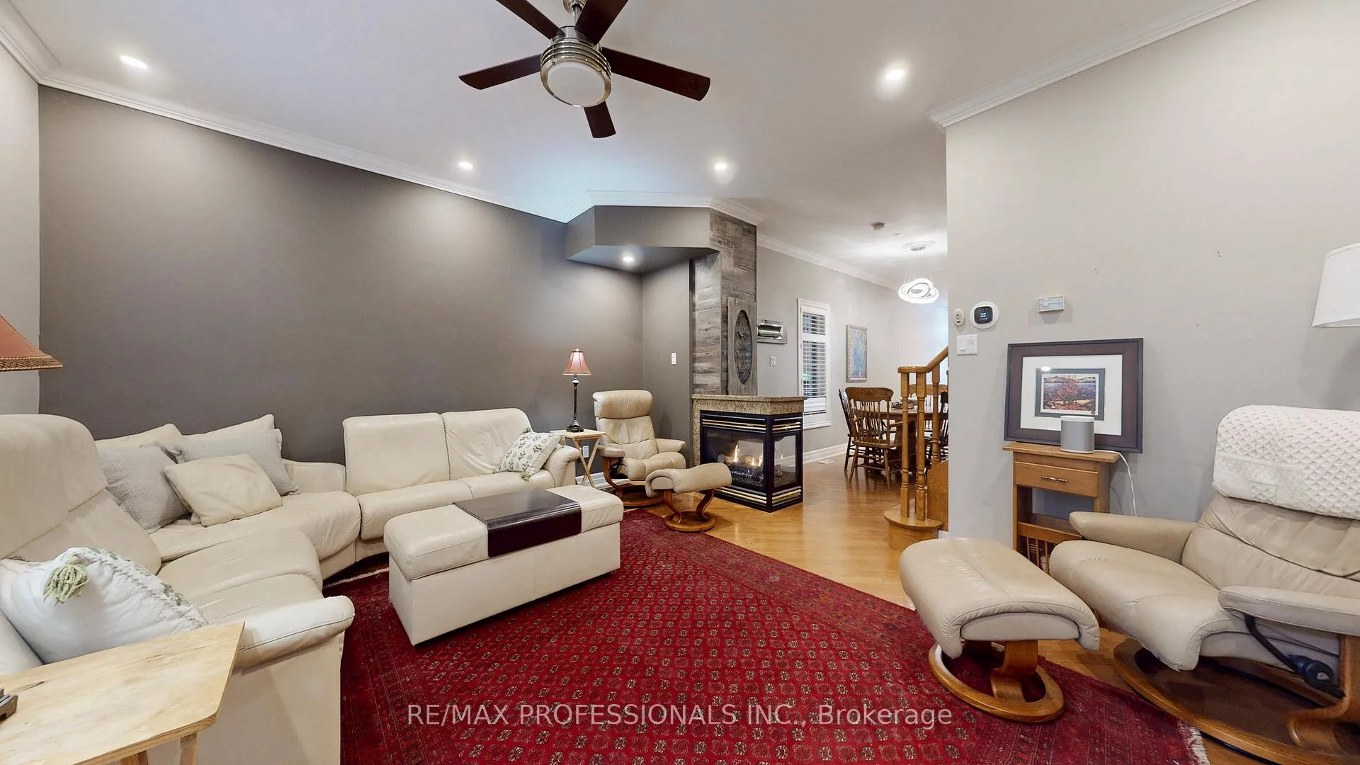 Photo 8 of 544D Scarlett Road, Etobicoke, Humber Heights — HOMEH