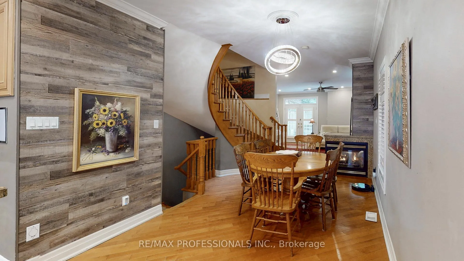 Photo 9 of 544D Scarlett Road, Etobicoke, Humber Heights — HOMEH