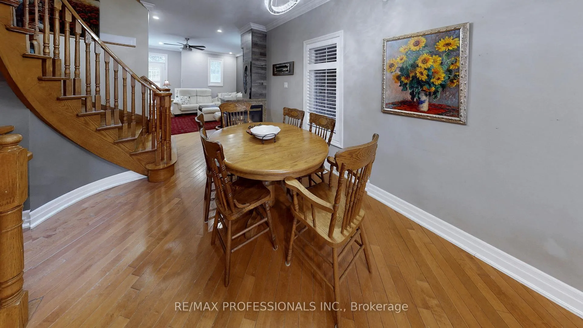Photo 10 of 544D Scarlett Road, Etobicoke, Humber Heights — HOMEH