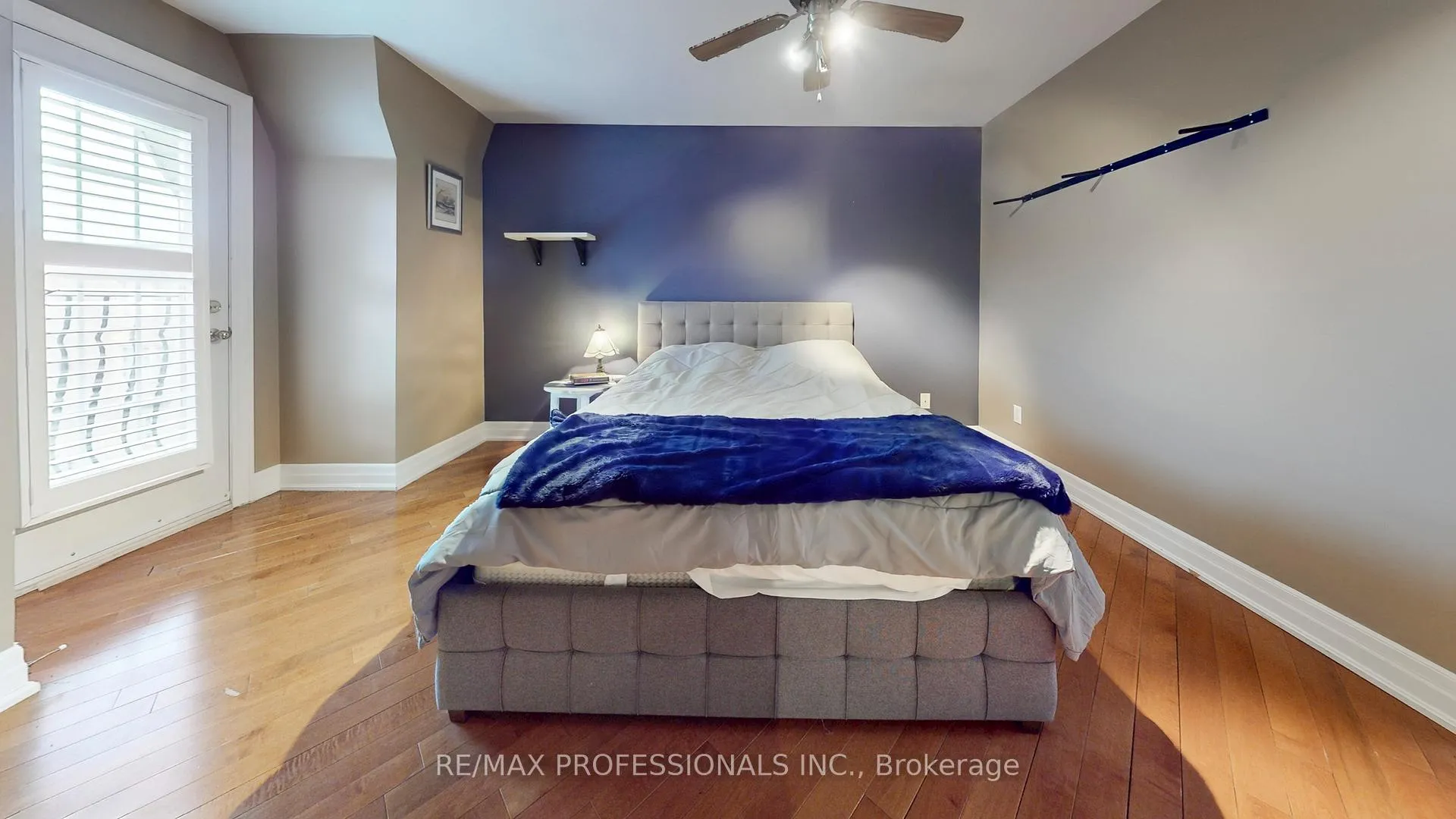Photo 33 of 544D Scarlett Road, Etobicoke, Humber Heights — HOMEH
