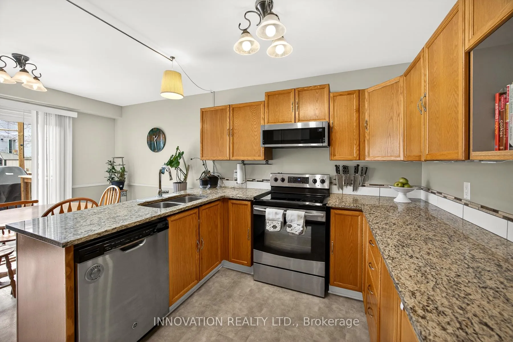 Photo 15 of 34 Waterton Crescent, Ottawa, Kanata - Bridlewood — HOMEH