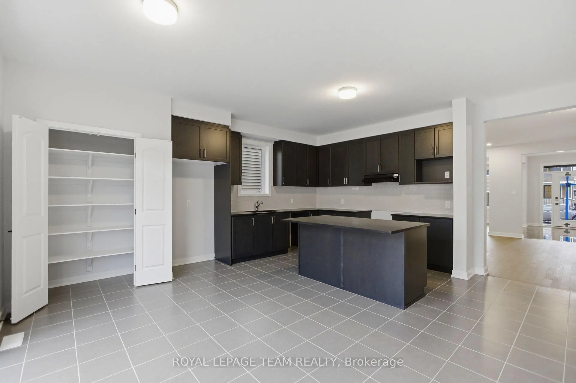 Photo 6 of 115 Viburnum Terrace, Ottawa, Richmond — HOMEH