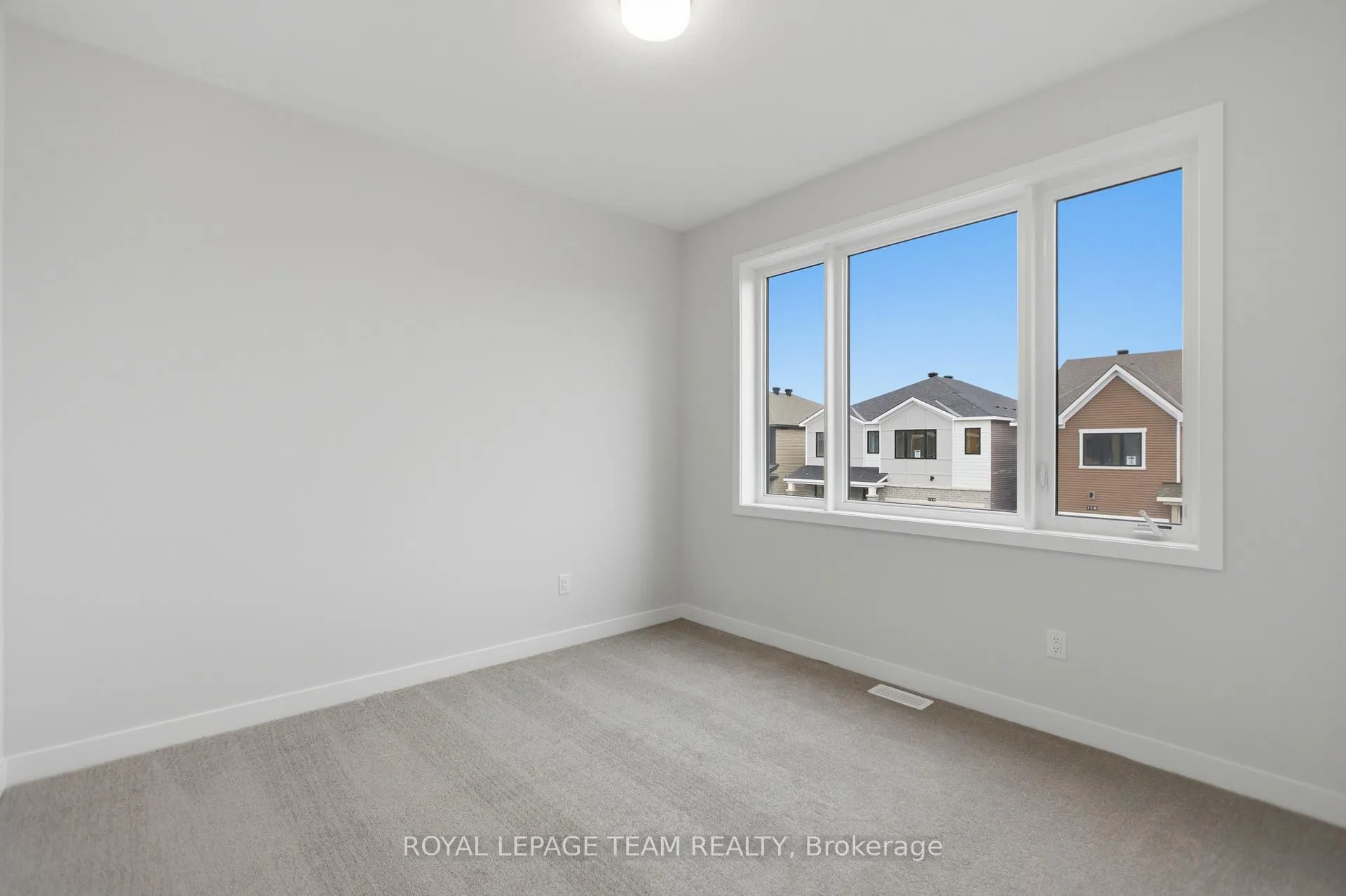 Photo 24 of 115 Viburnum Terrace, Ottawa, Richmond — HOMEH