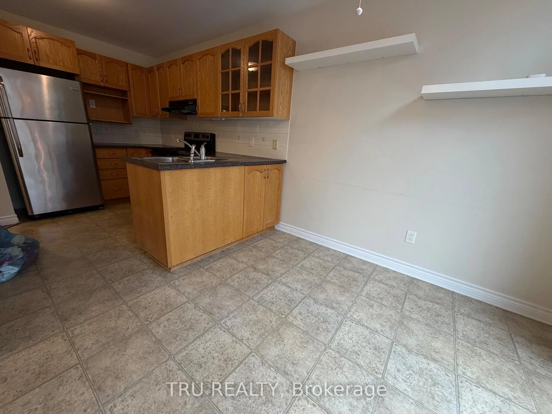 Photo 4 of 291 Serena Way, Ottawa, Barrhaven - Strandherd — HOMEH