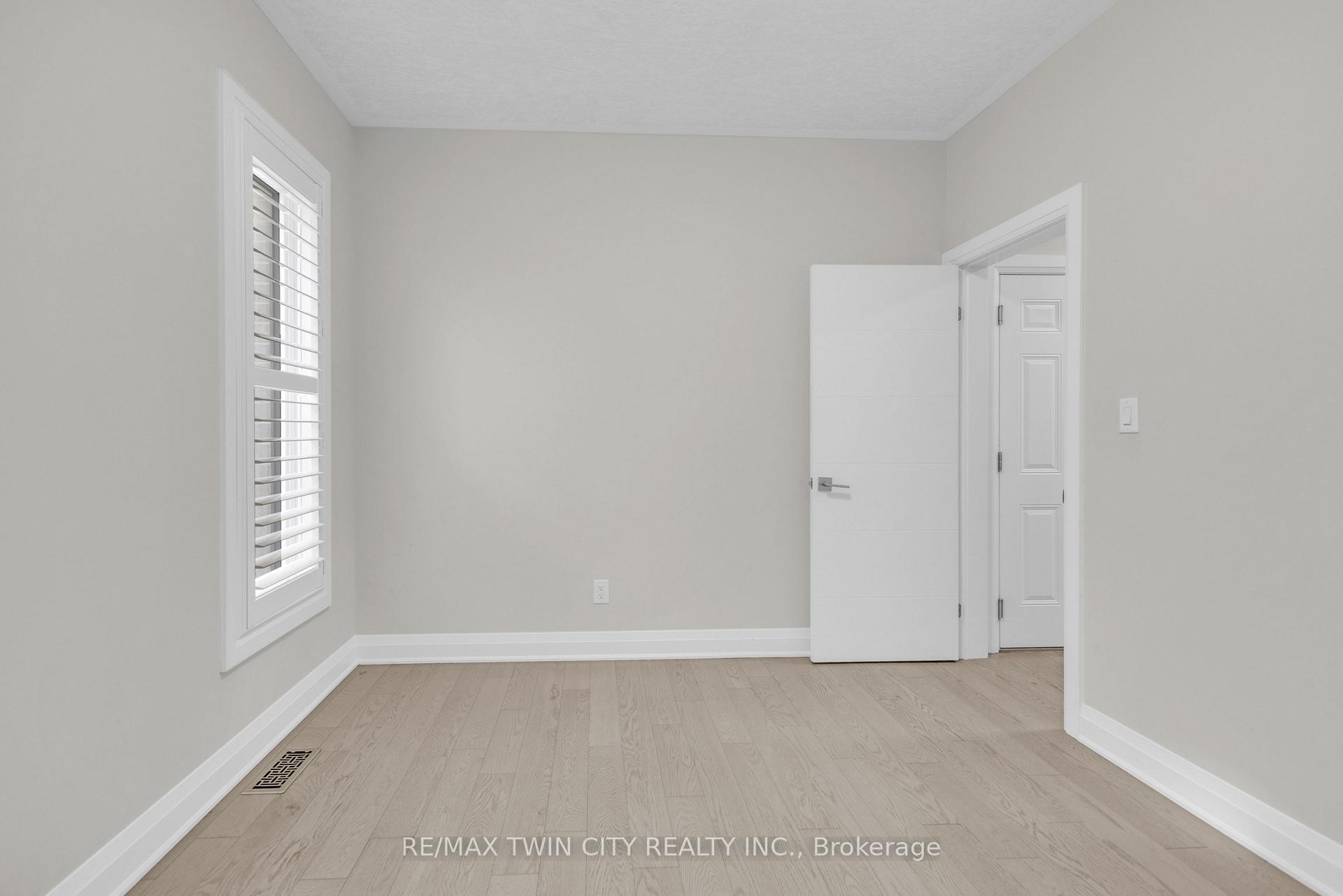 Photo 13 of 273 Woodbine Avenue, Kitchener — HOMEH