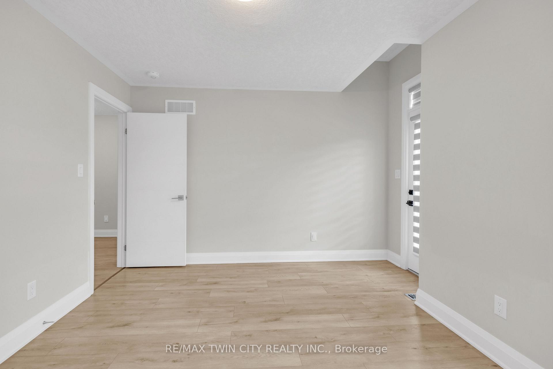 Photo 21 of 273 Woodbine Avenue, Kitchener — HOMEH