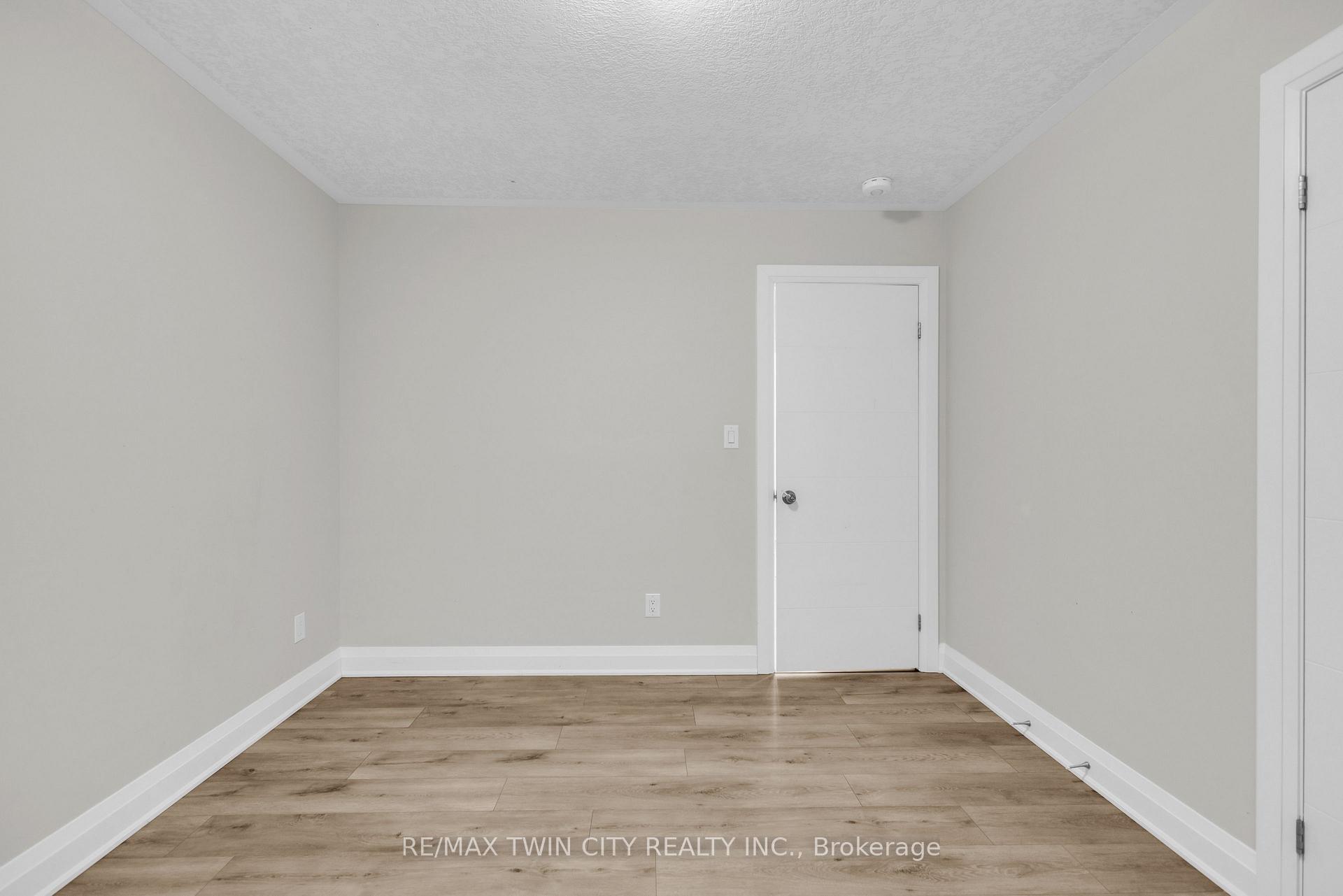 Photo 25 of 273 Woodbine Avenue, Kitchener — HOMEH