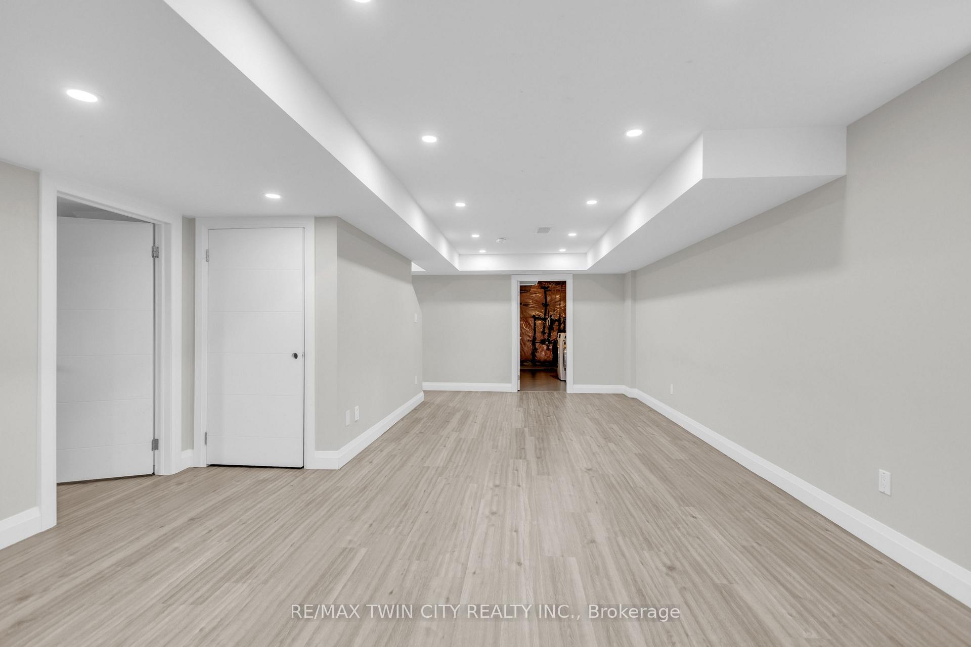 Photo 33 of 273 Woodbine Avenue, Kitchener — HOMEH