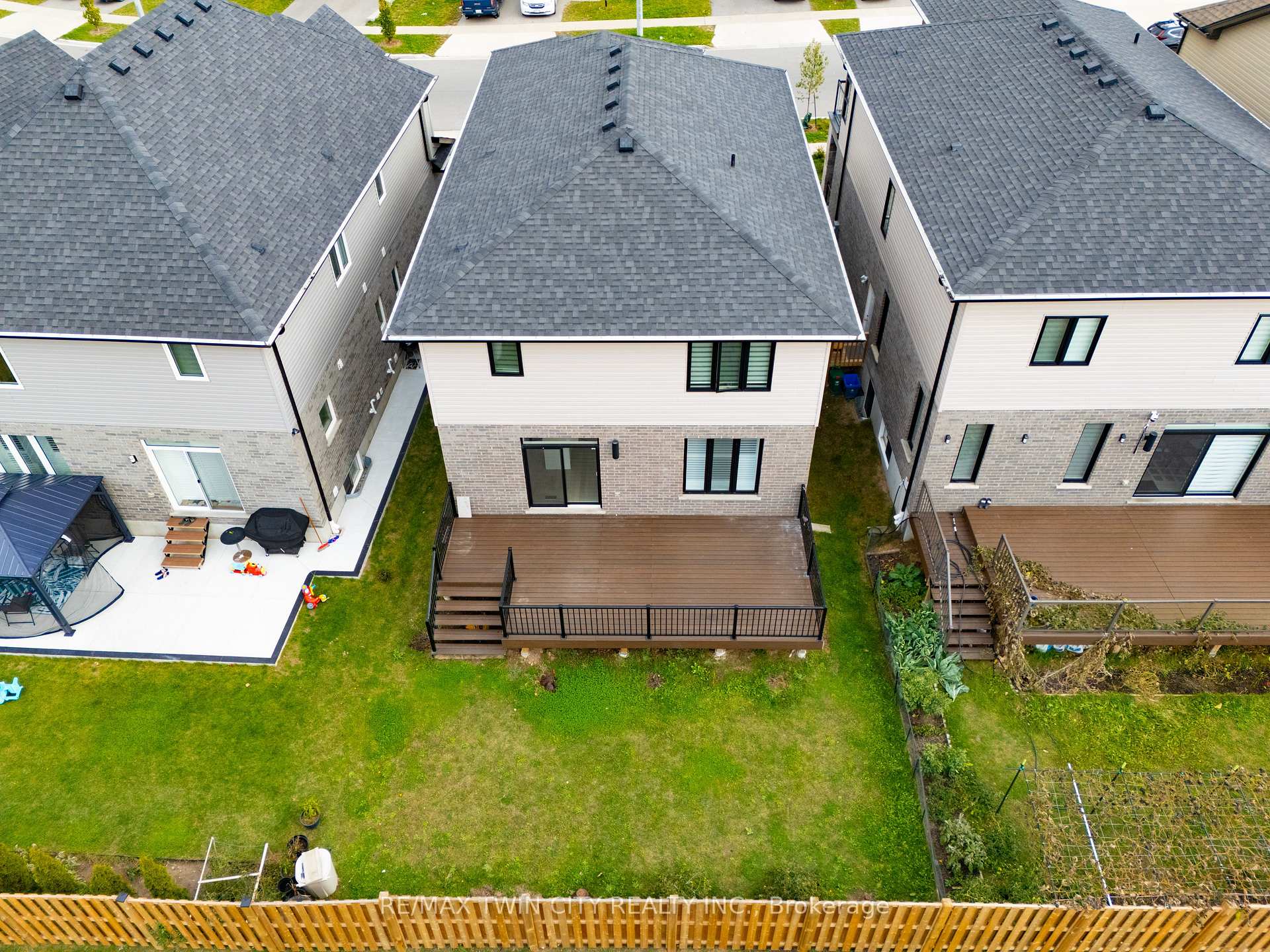 Photo 42 of 273 Woodbine Avenue, Kitchener — HOMEH