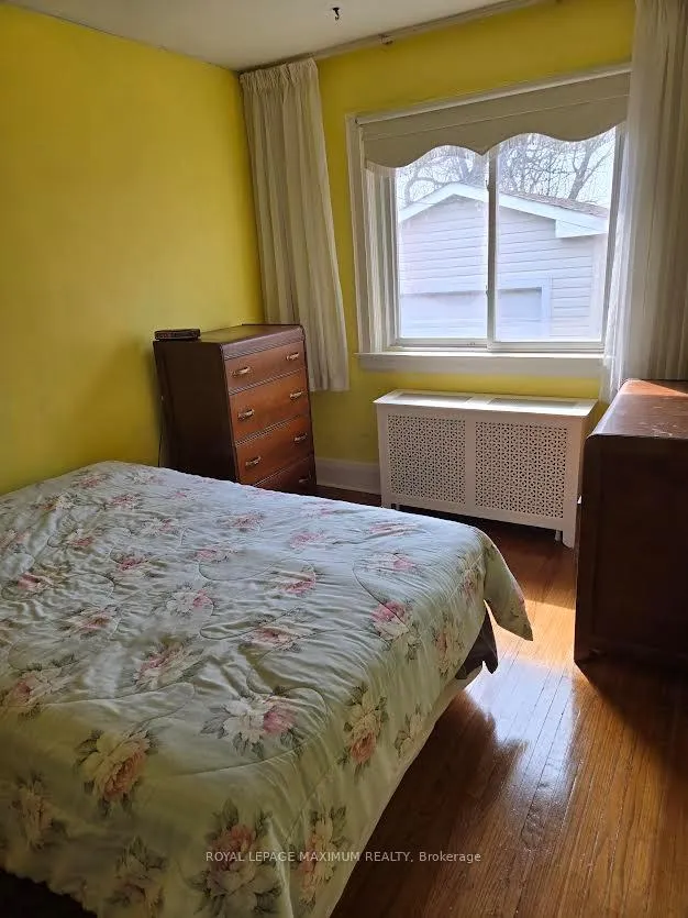 Photo 12 of 26 Landour Avenue, Toronto, Keelesdale-Eglinton West — HOMEH