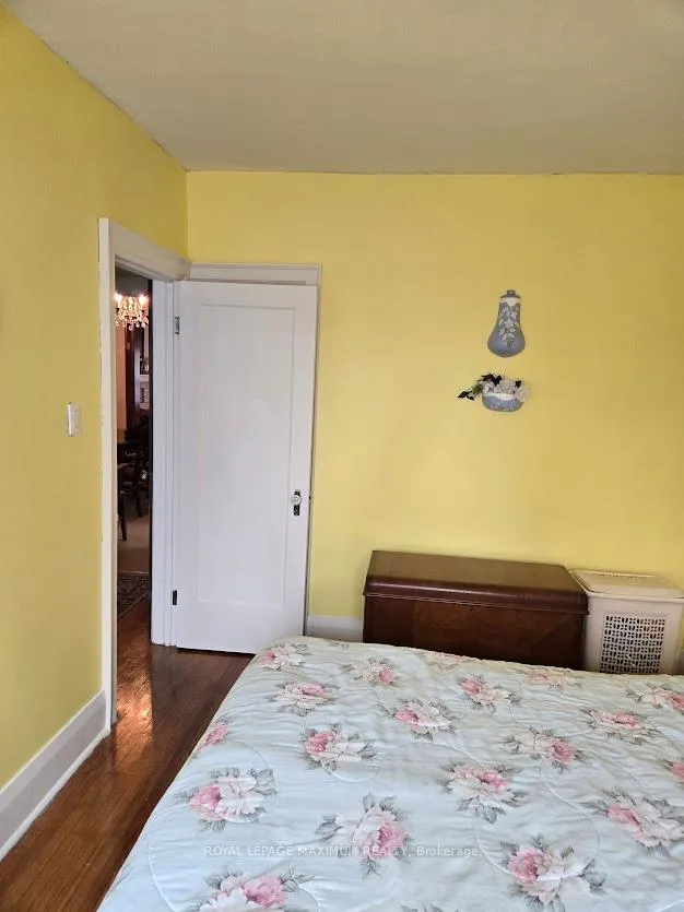 Photo 13 of 26 Landour Avenue, Toronto, Keelesdale-Eglinton West — HOMEH