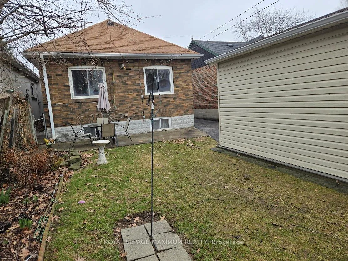 Photo 22 of 26 Landour Avenue, Toronto, Keelesdale-Eglinton West — HOMEH