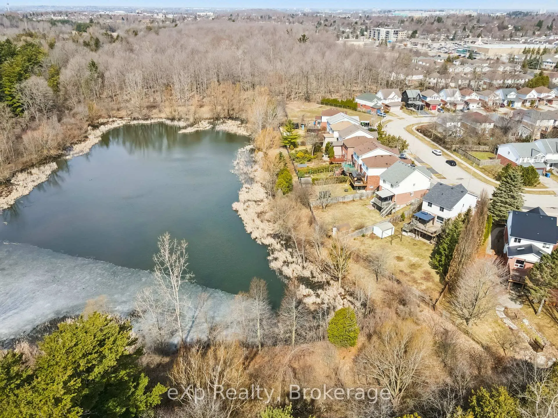 Photo 6 of 59 Southcreek Trail, Guelph, Kortright West — HOMEH