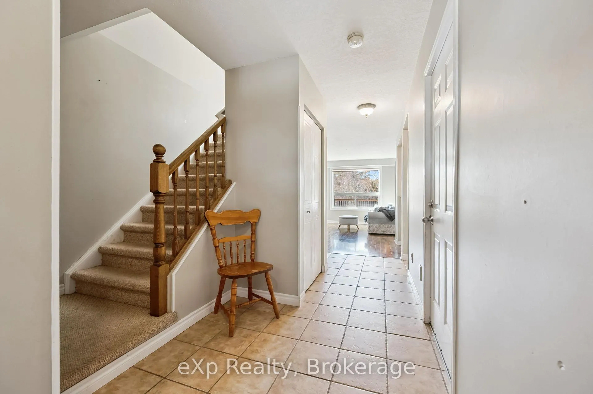 Photo 10 of 59 Southcreek Trail, Guelph, Kortright West — HOMEH