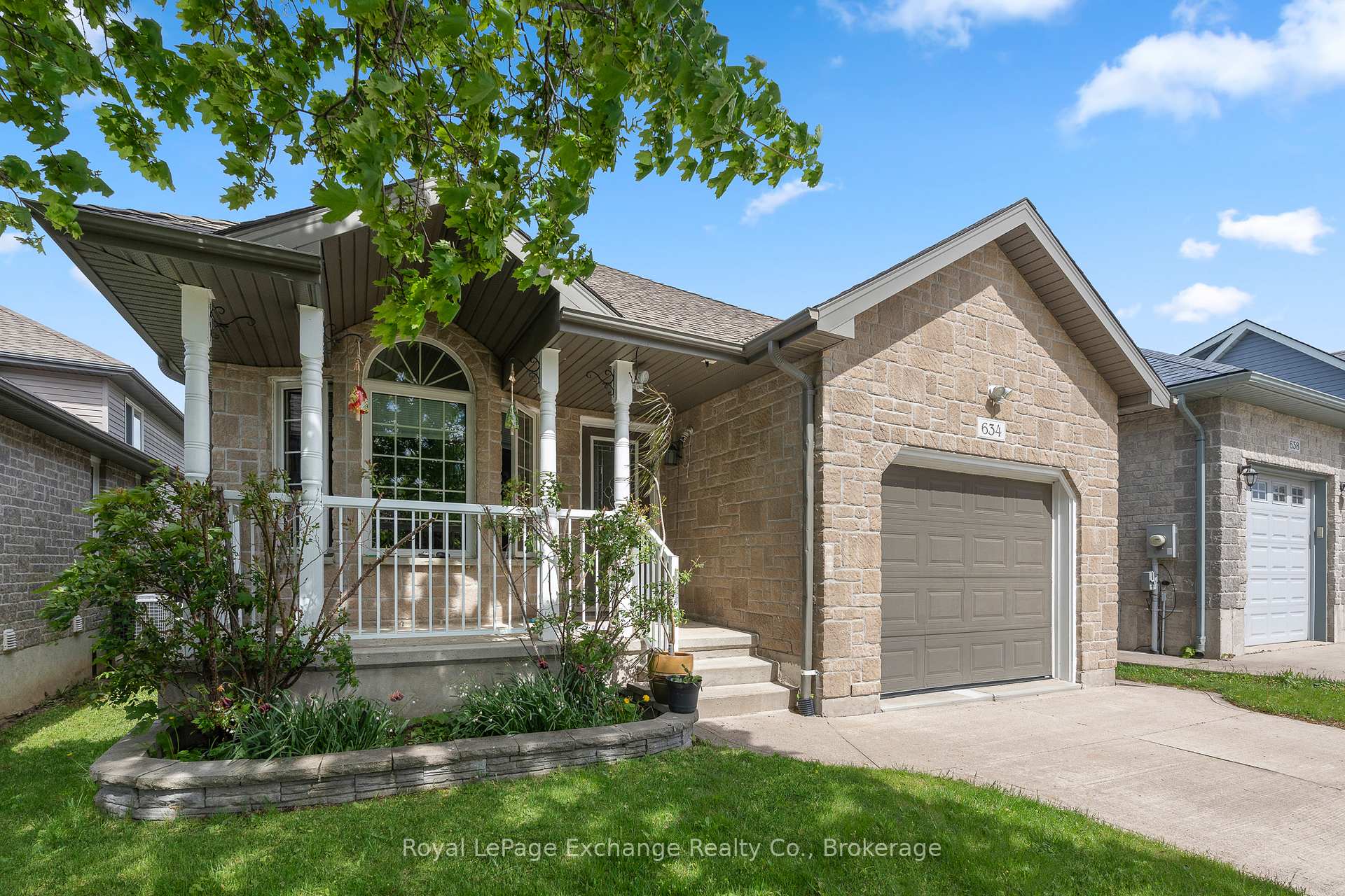 Photo 2 of 634 Kennard Crescent, Kincardine — HOMEH