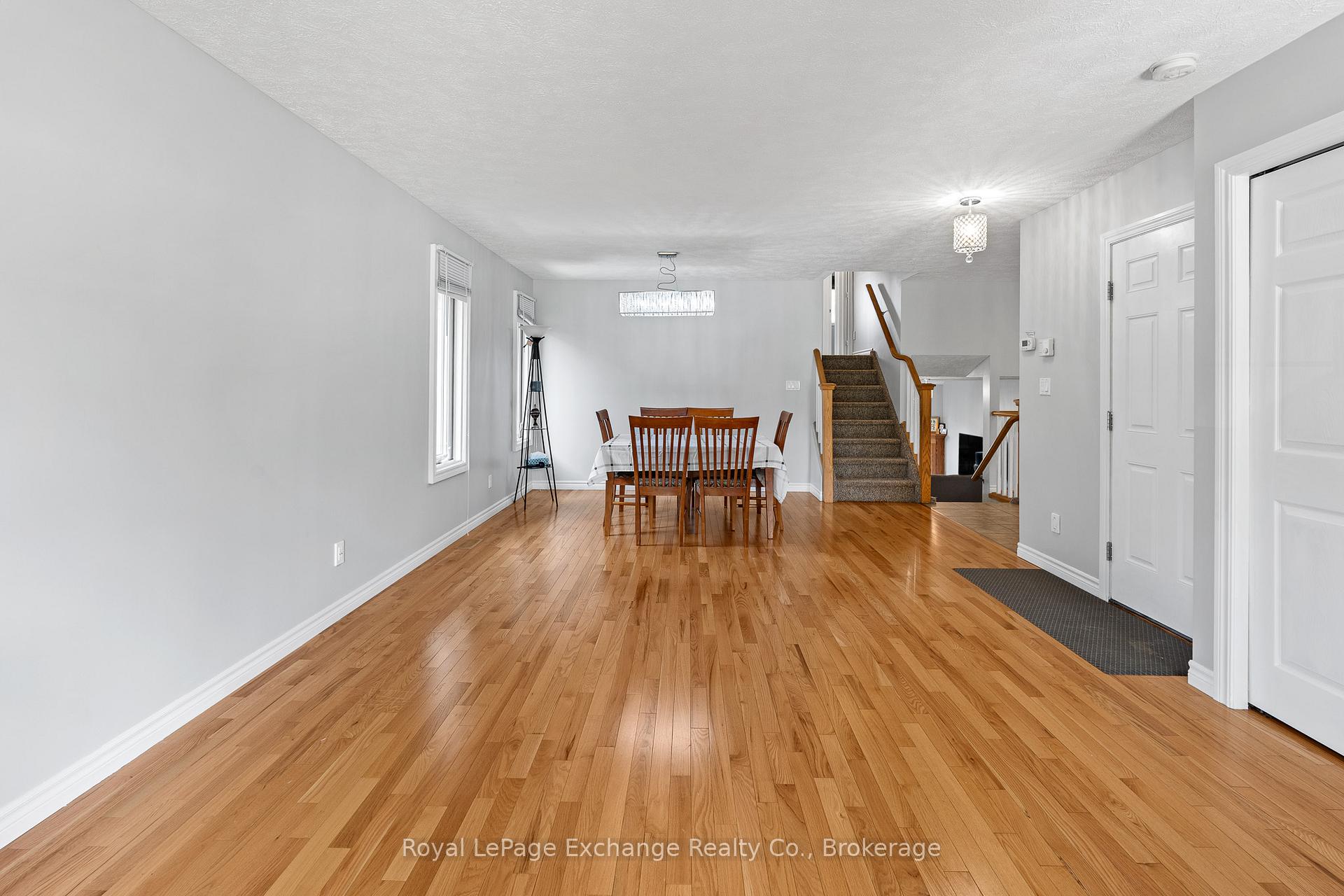 Photo 4 of 634 Kennard Crescent, Kincardine — HOMEH