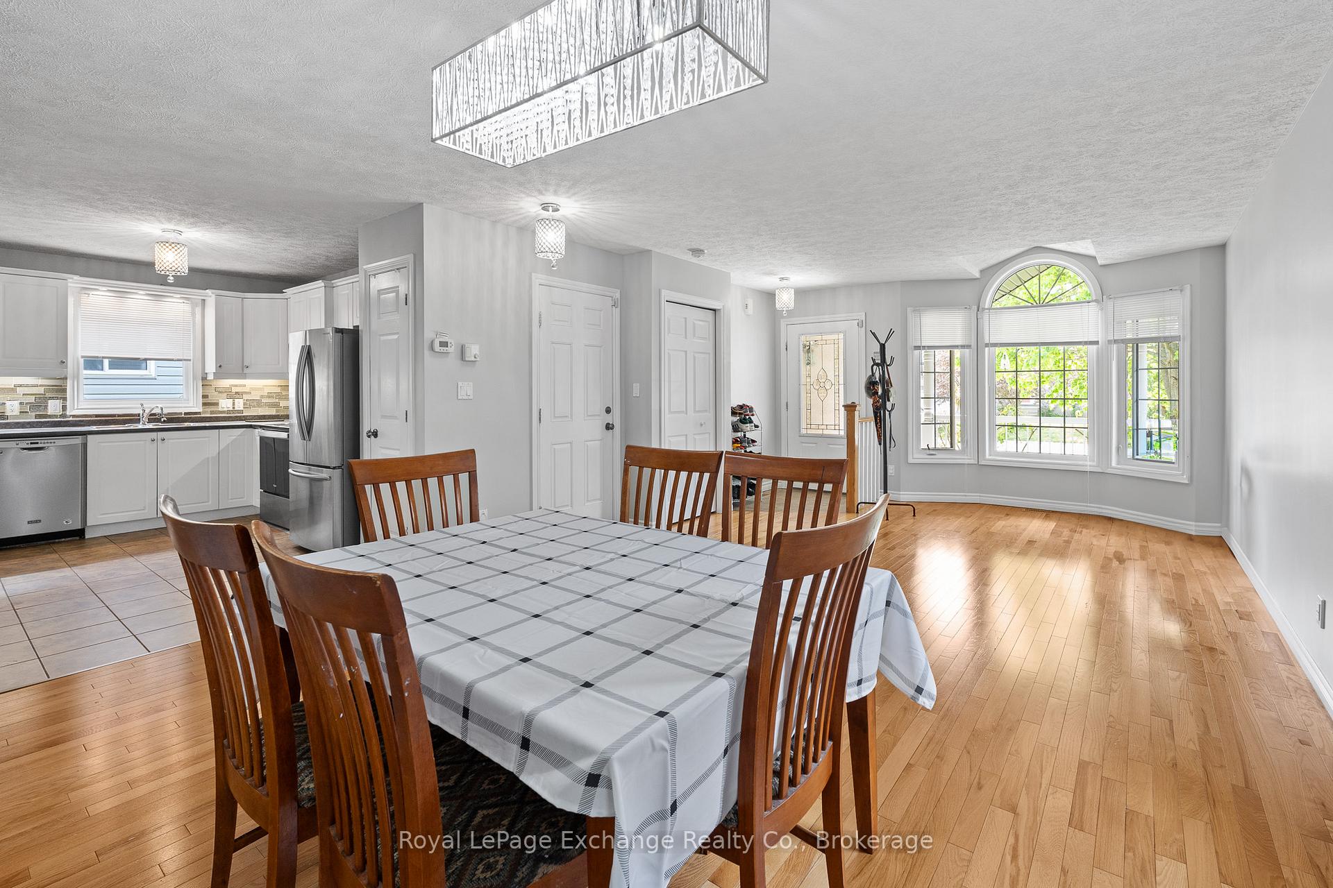 Photo 5 of 634 Kennard Crescent, Kincardine — HOMEH