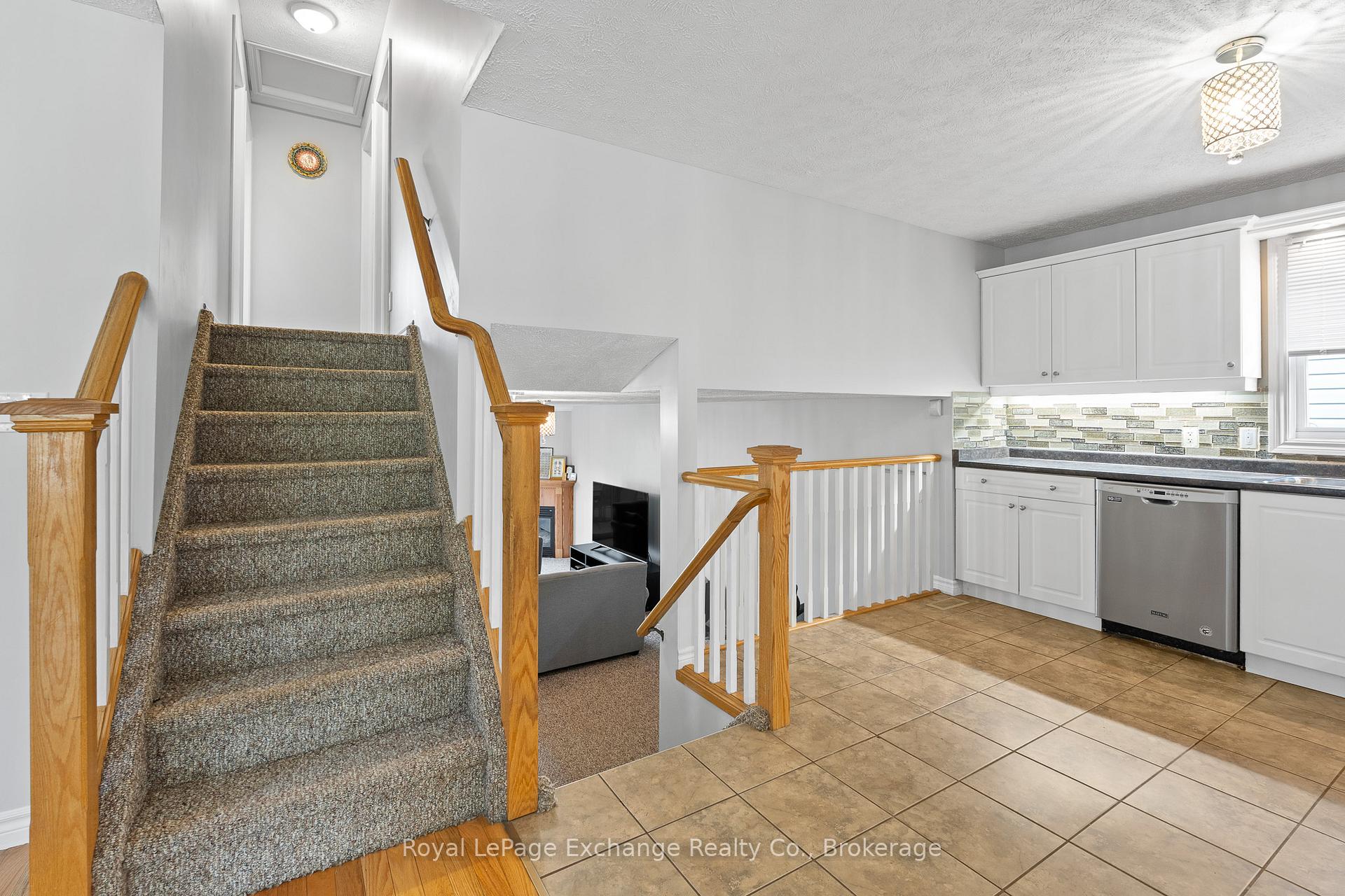 Photo 8 of 634 Kennard Crescent, Kincardine — HOMEH
