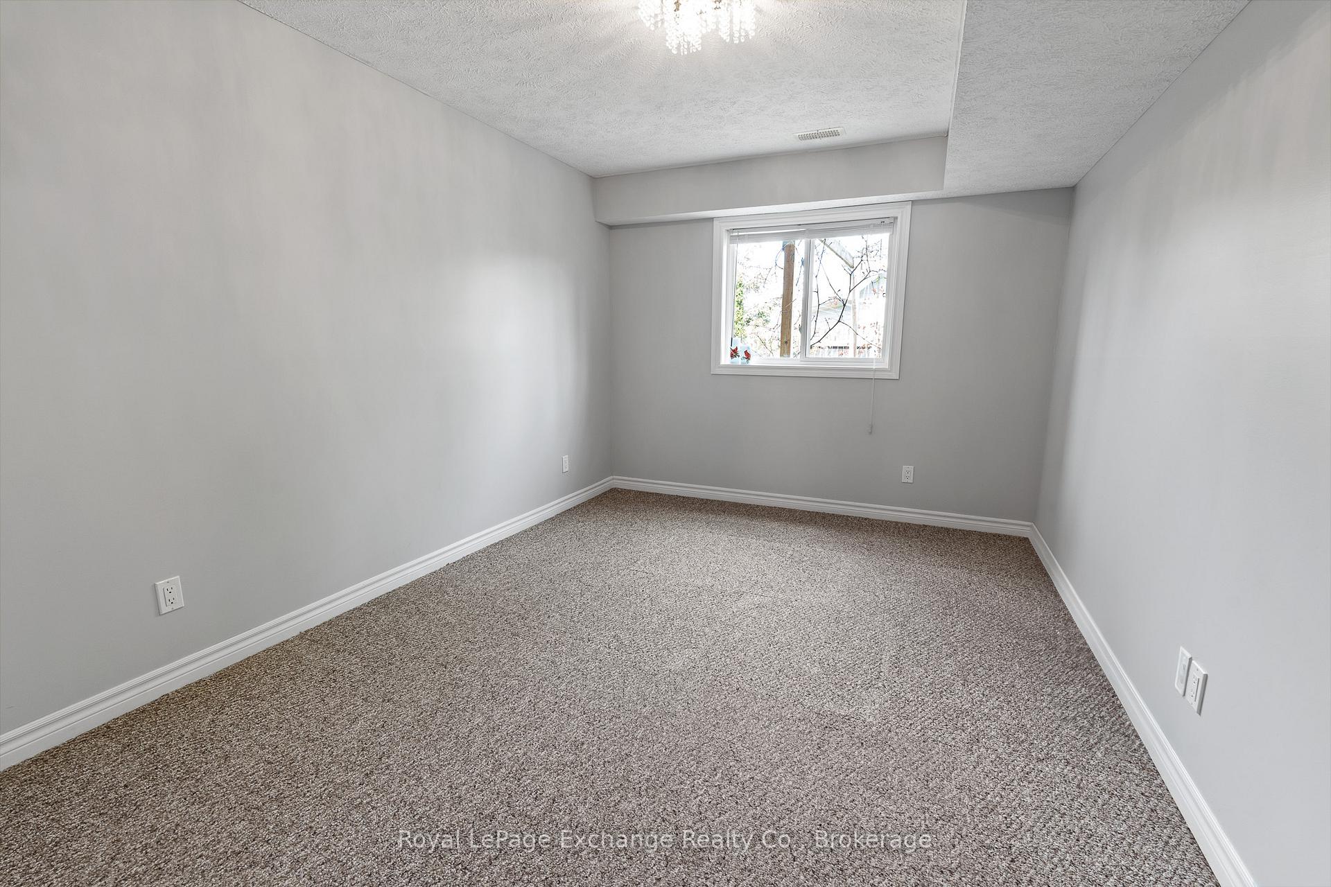 Photo 16 of 634 Kennard Crescent, Kincardine — HOMEH