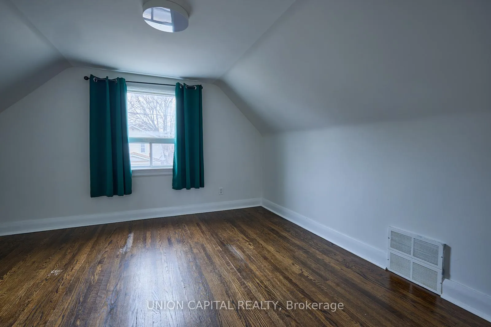 Photo 8 of Unit Upper, 269 Haig Street, Oshawa, O'Neill — HOMEH