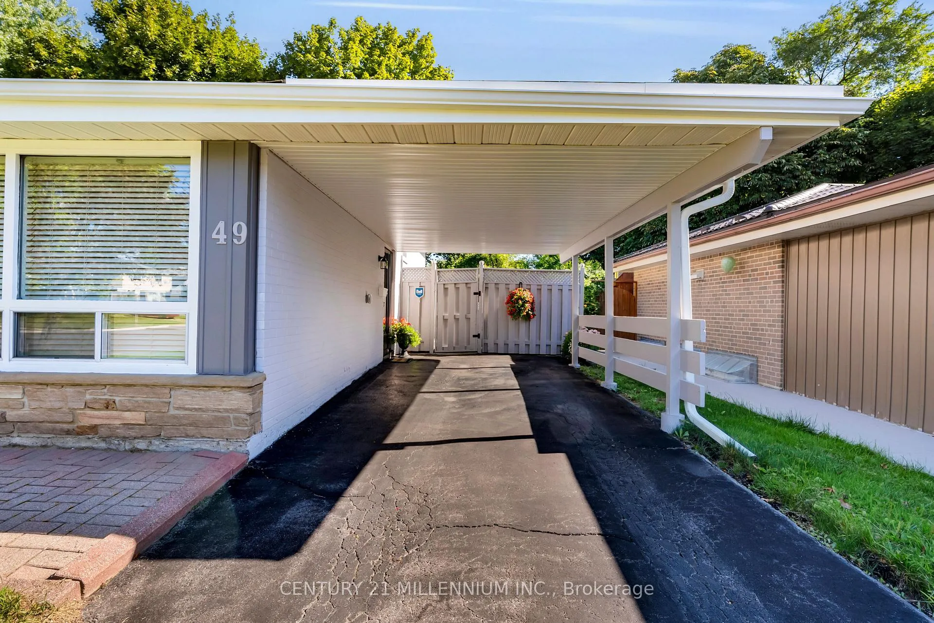 Photo 5 of 49 Harper Road, Brampton, Brampton East — HOMEH