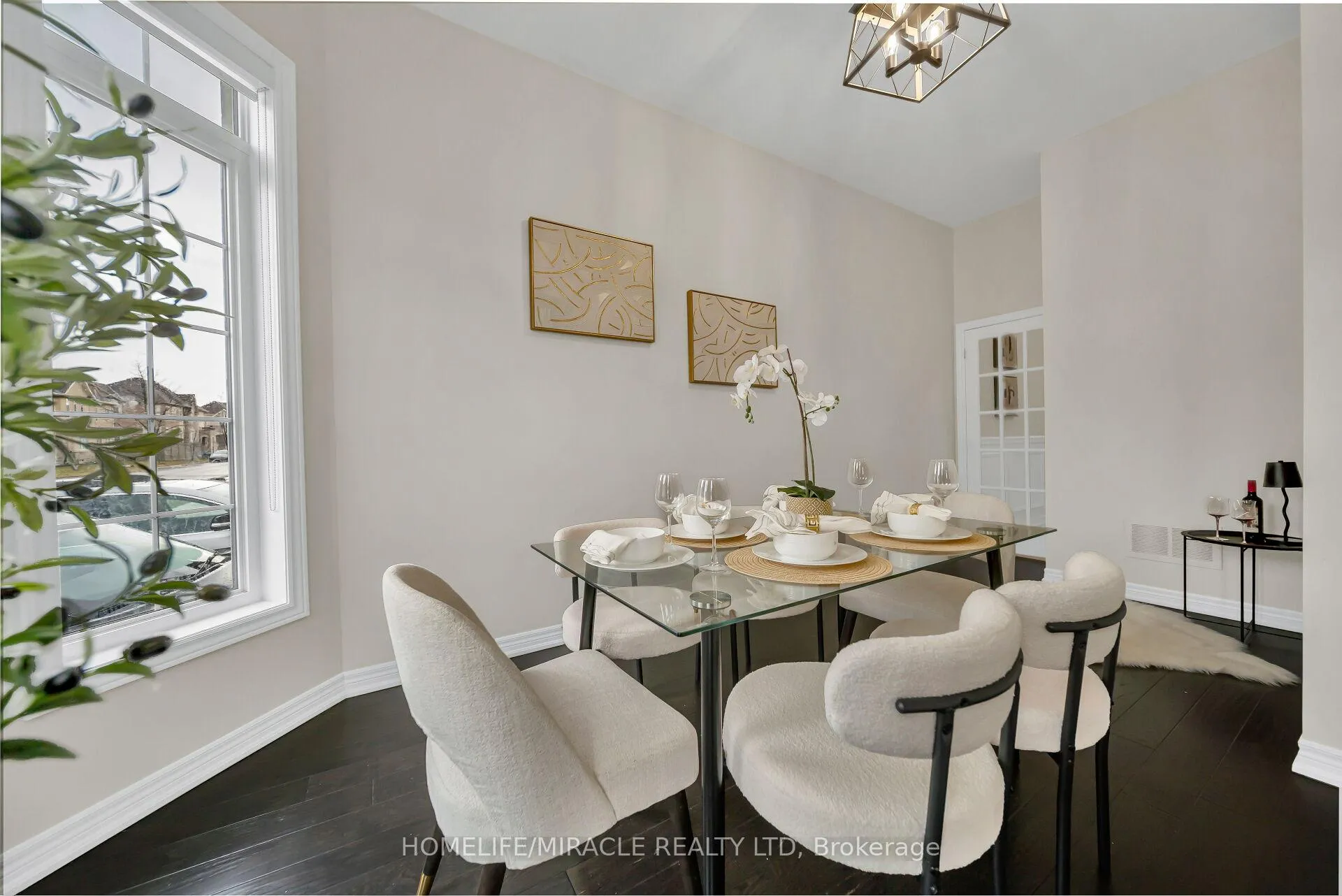 Photo 5 of 41 Hoxton Road, Brampton, Northwest Brampton — HOMEH