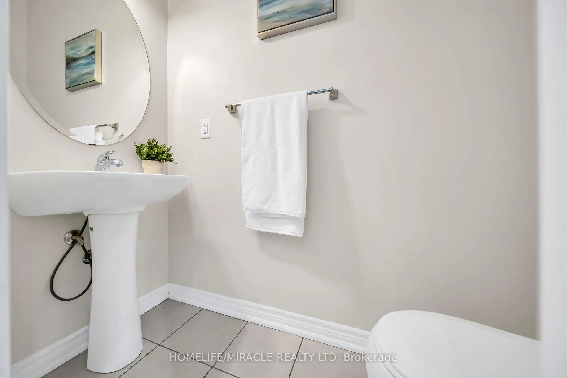 Photo 10 of 41 Hoxton Road, Brampton, Northwest Brampton — HOMEH