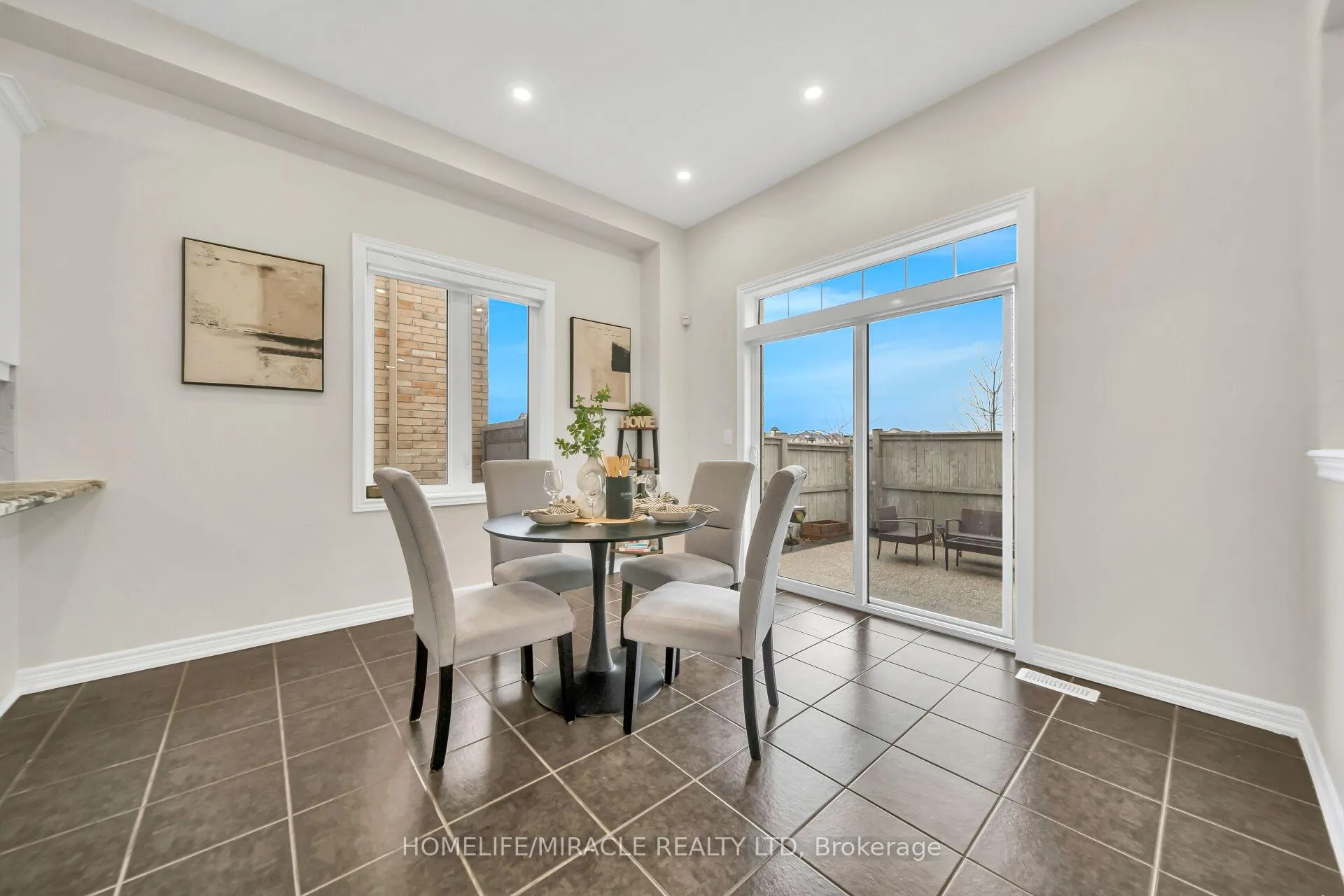 Photo 15 of 41 Hoxton Road, Brampton, Northwest Brampton — HOMEH