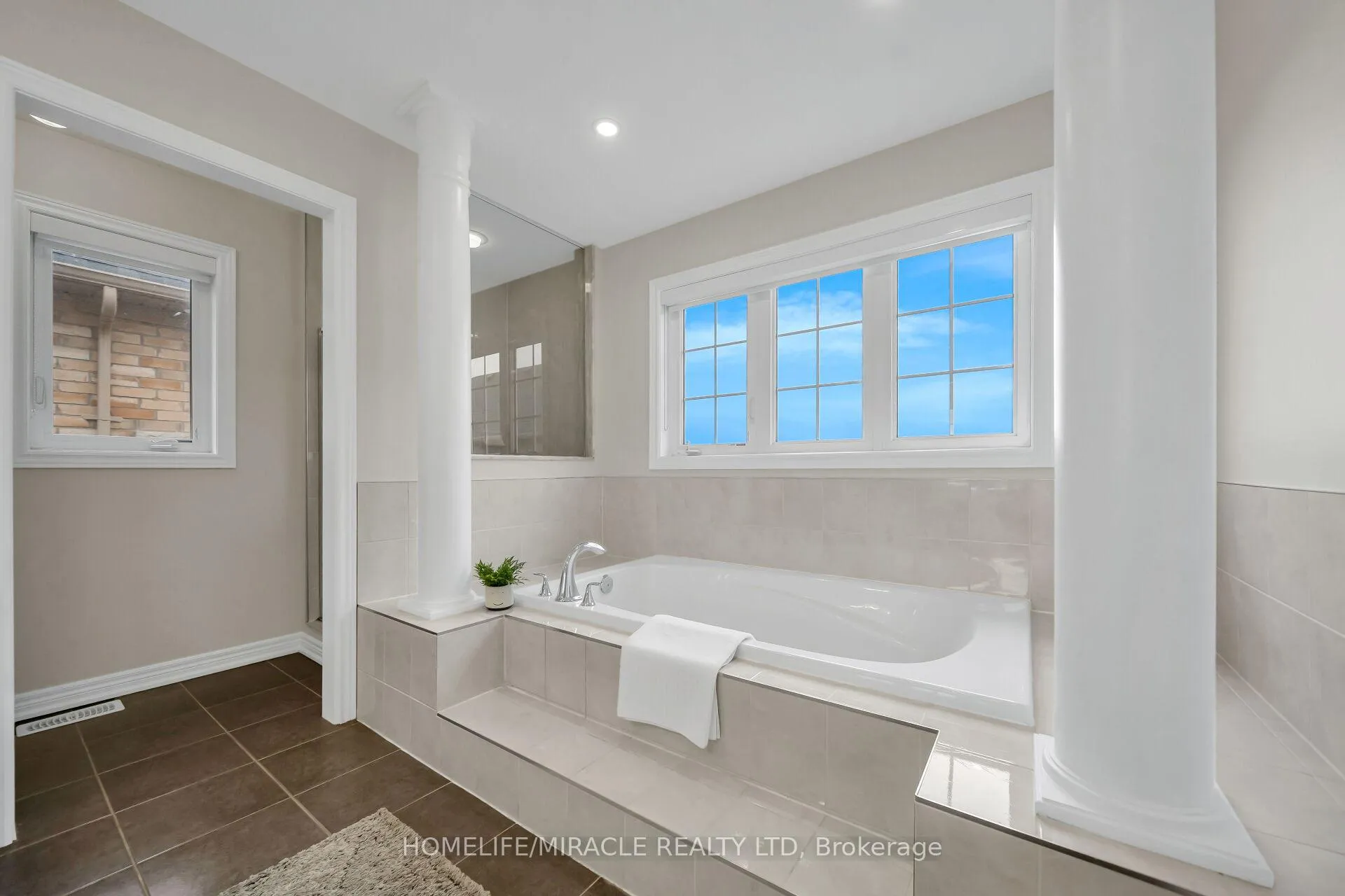 Photo 27 of 41 Hoxton Road, Brampton, Northwest Brampton — HOMEH