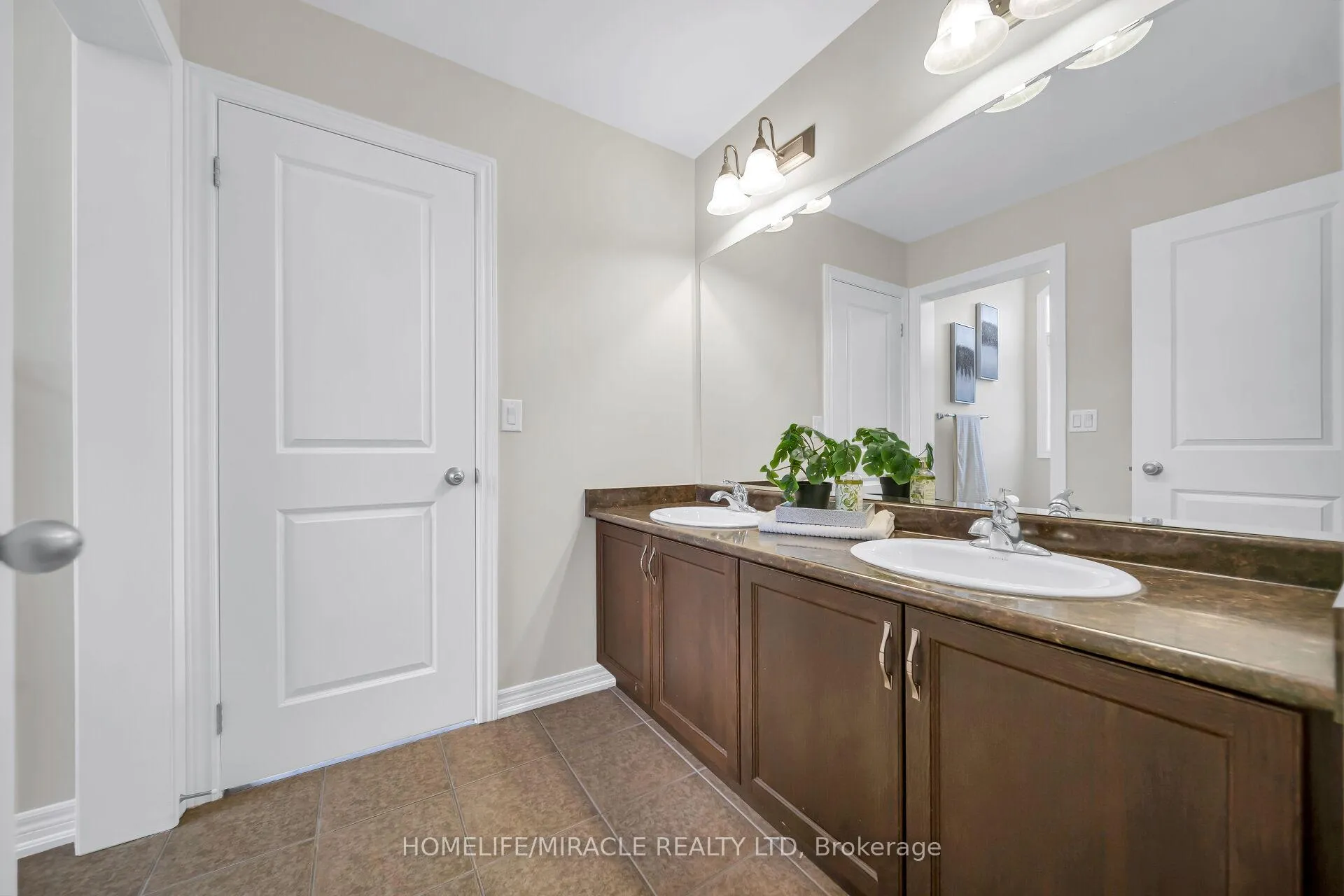 Photo 33 of 41 Hoxton Road, Brampton, Northwest Brampton — HOMEH