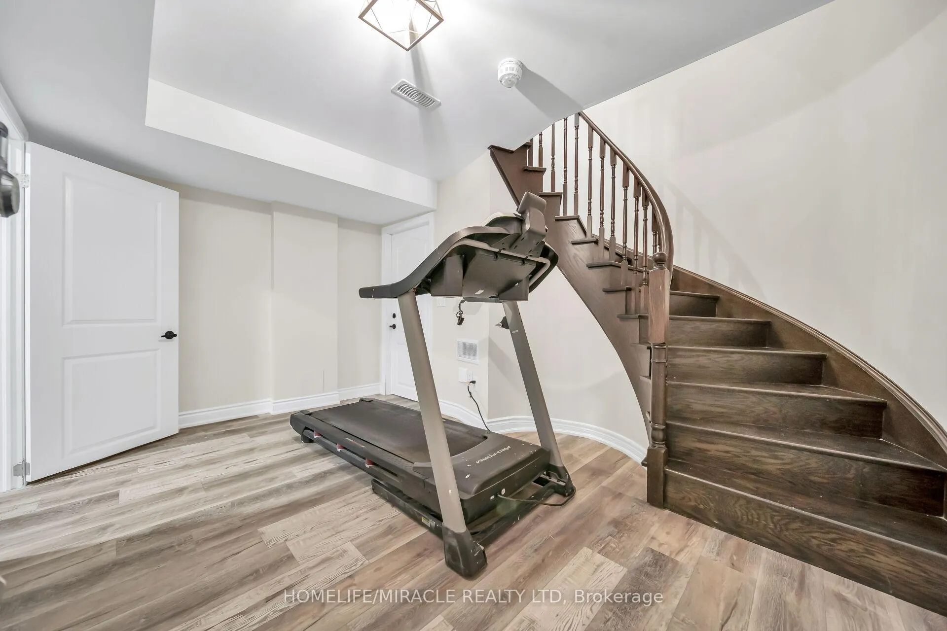 Photo 35 of 41 Hoxton Road, Brampton, Northwest Brampton — HOMEH