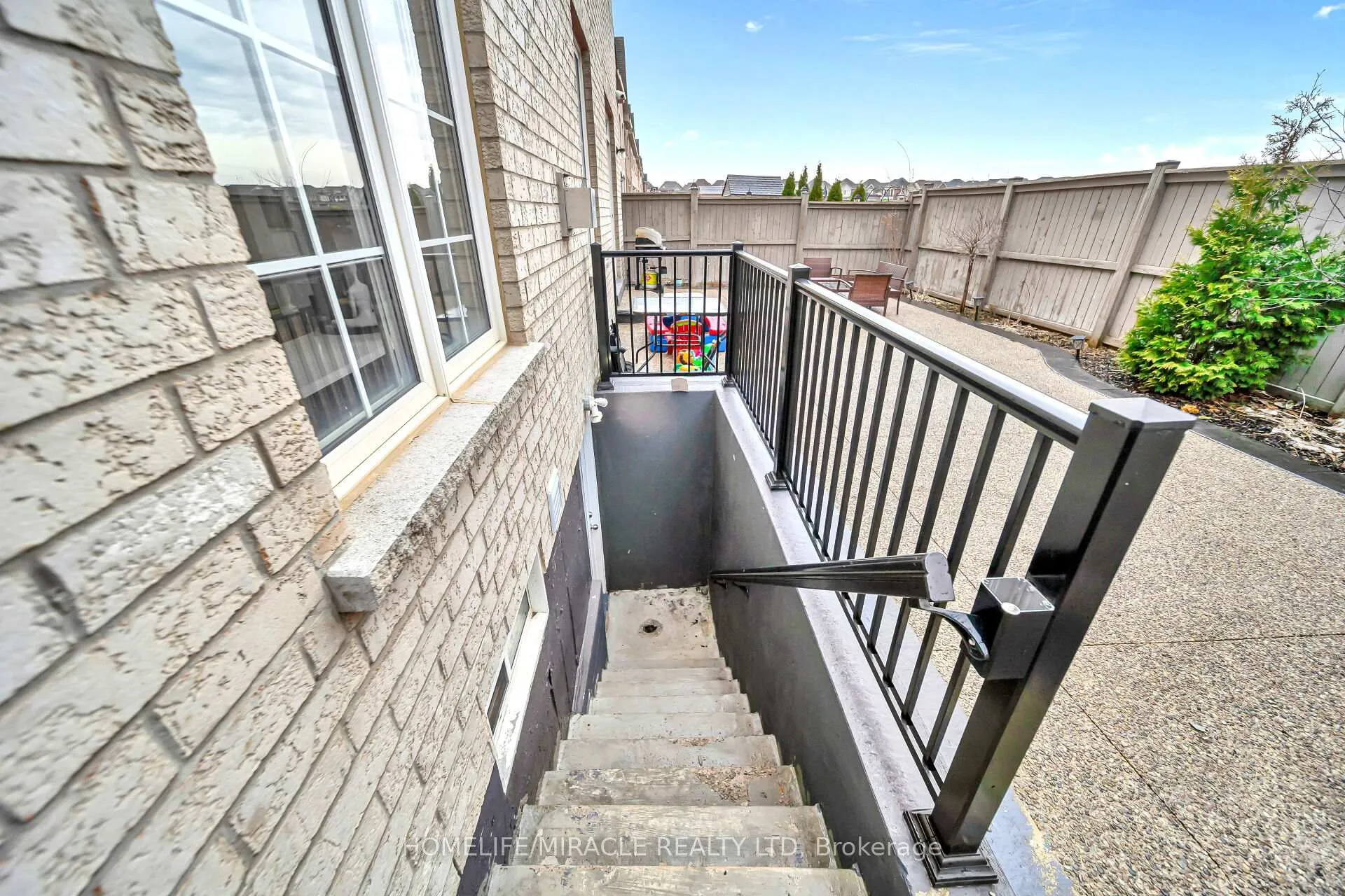 Photo 46 of 41 Hoxton Road, Brampton, Northwest Brampton — HOMEH
