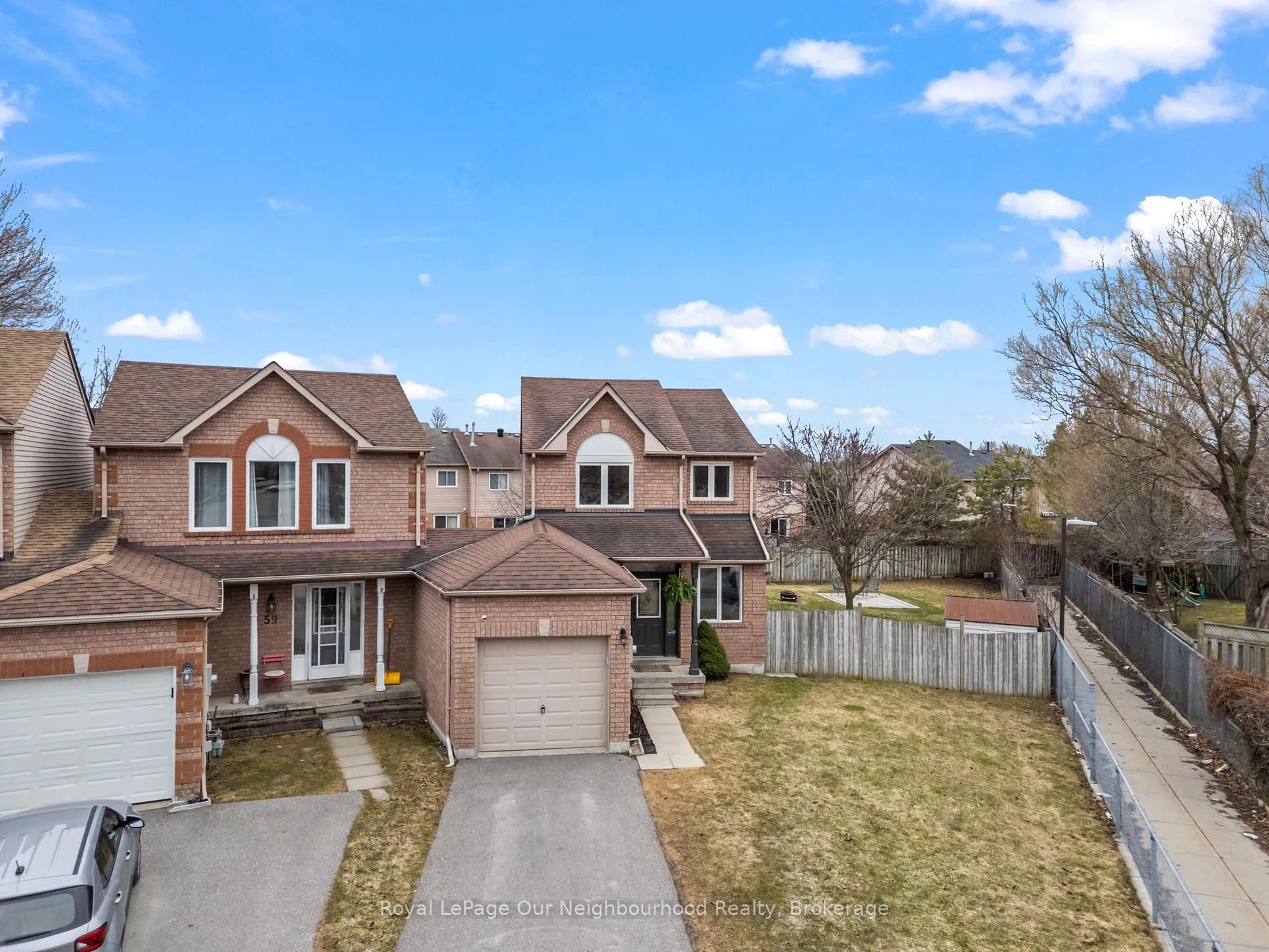 Photo 3 of 61 Fry Crescent, Clarington, Bowmanville — HOMEH